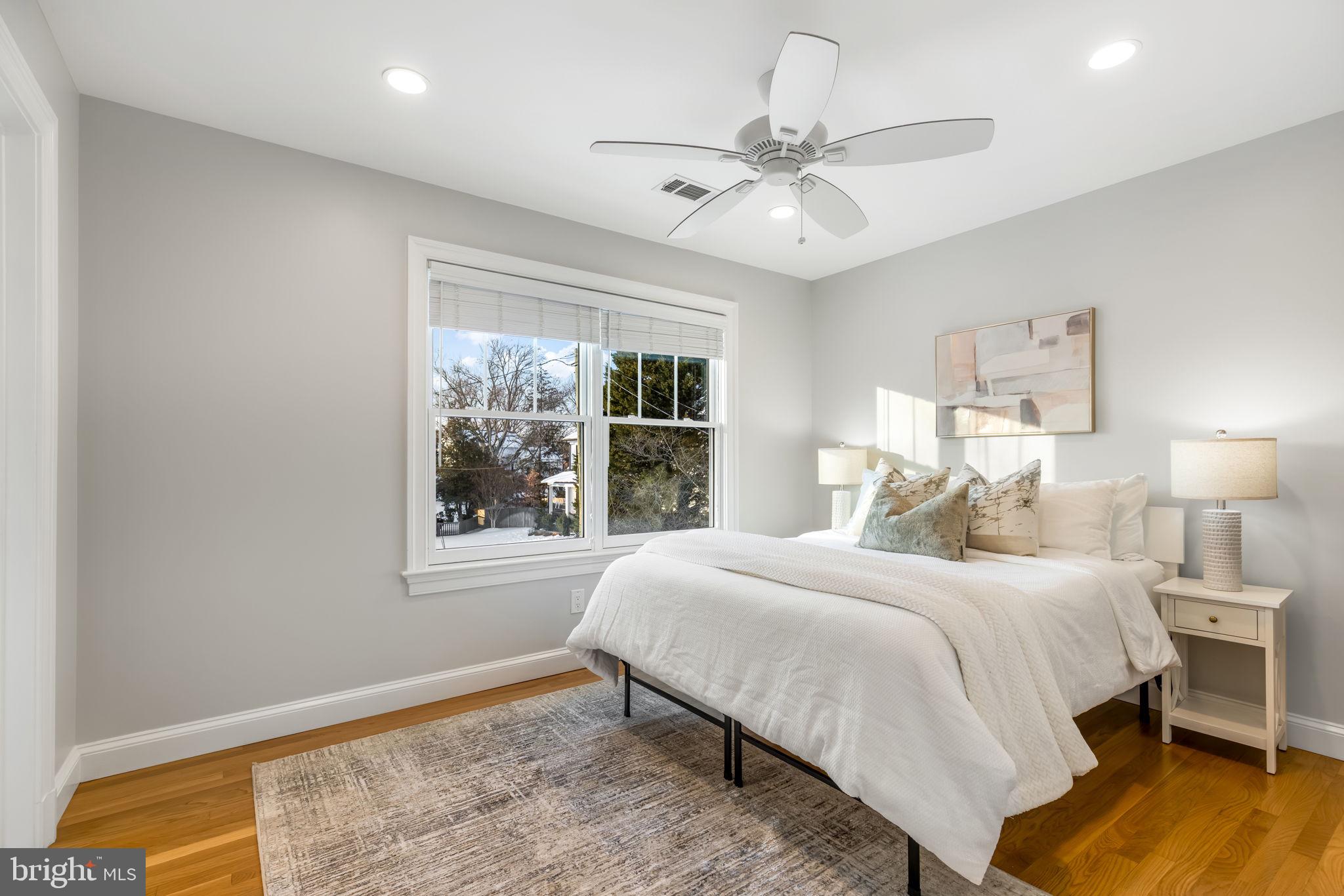 BERKSHIRE OAKWOOD - Residential