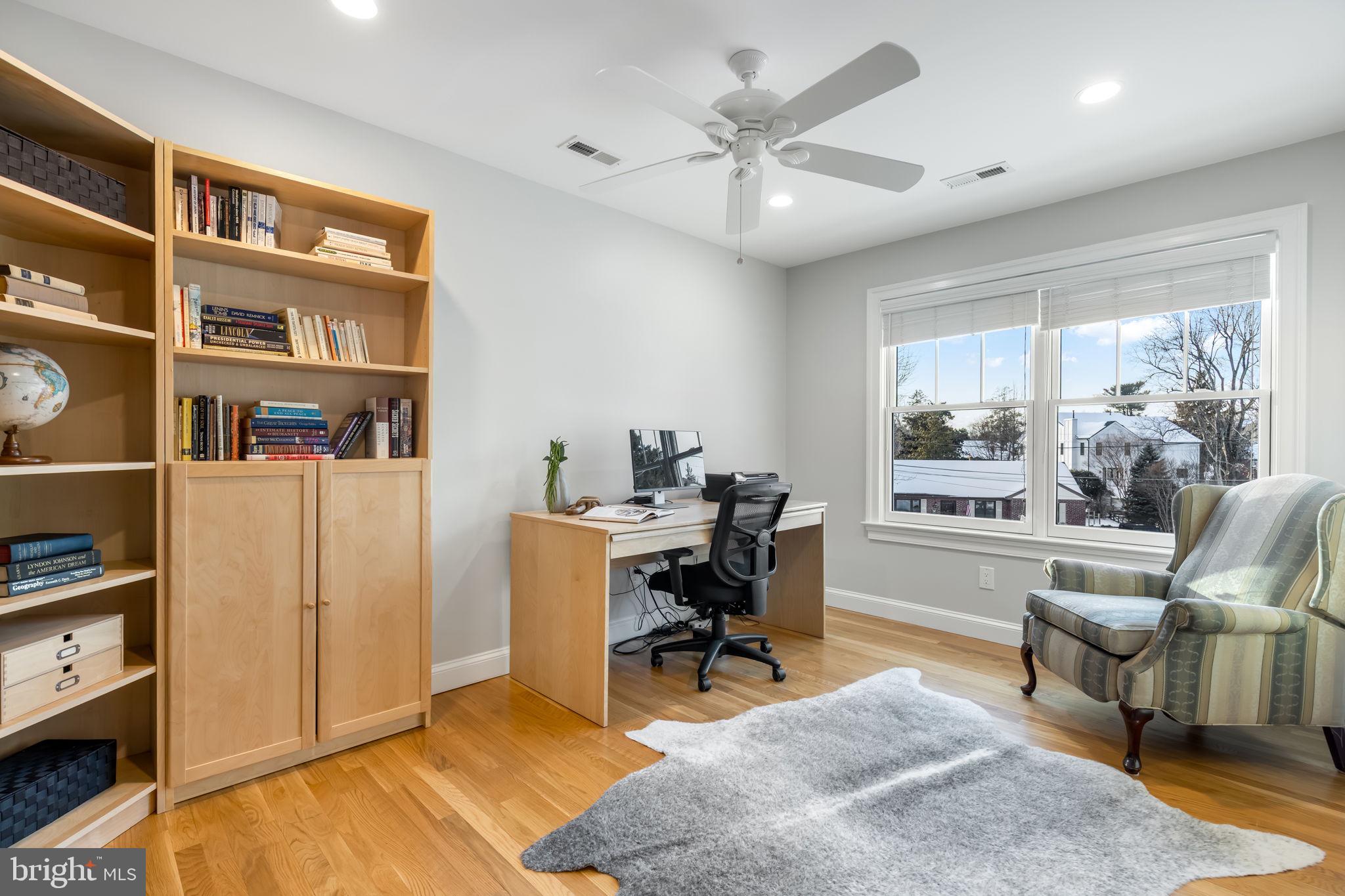 BERKSHIRE OAKWOOD - Residential