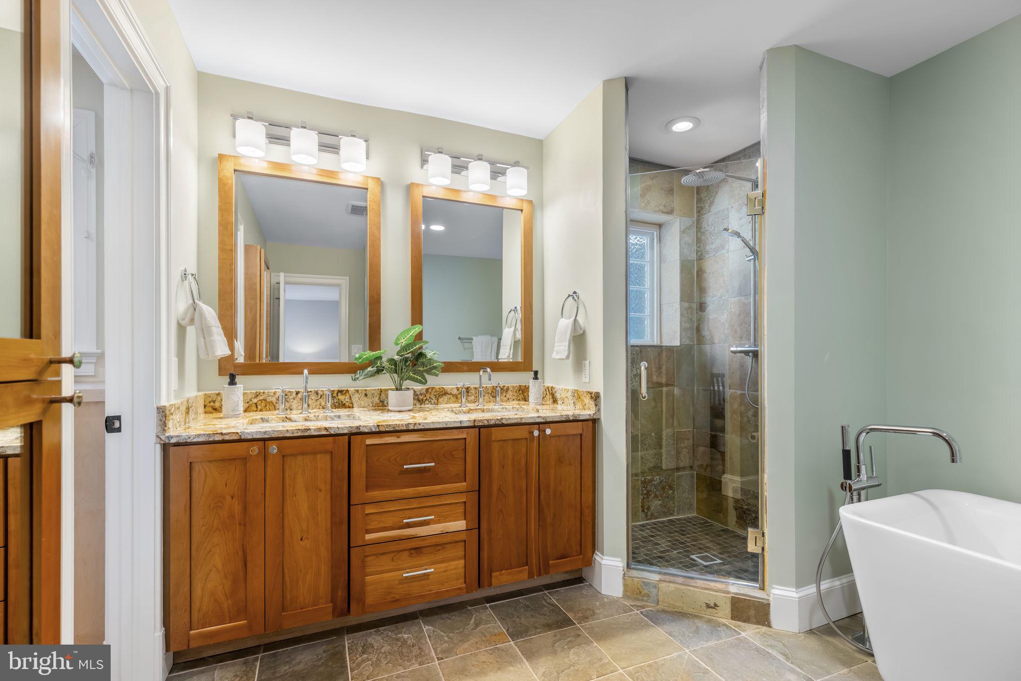 BERKSHIRE OAKWOOD - Residential