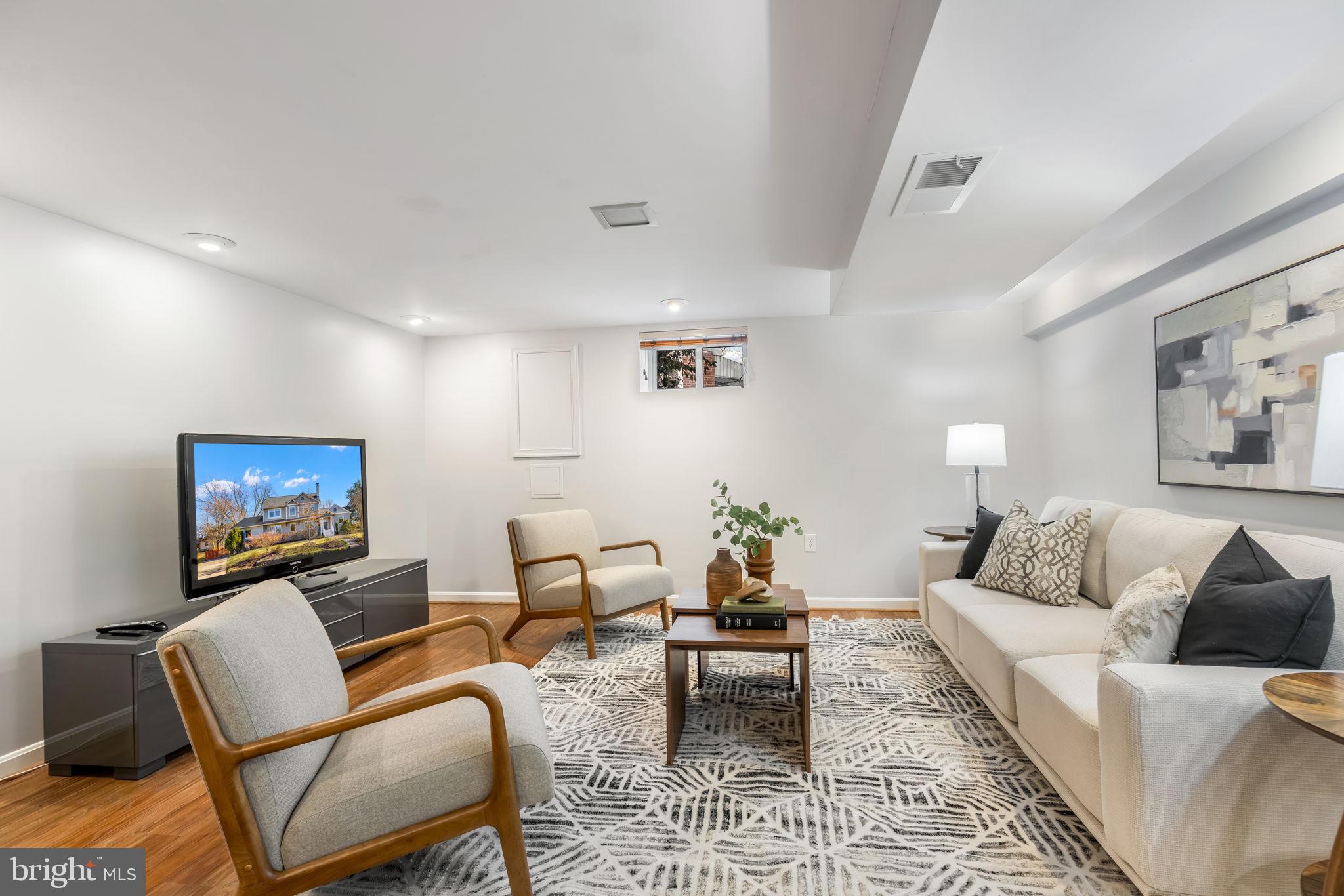 BERKSHIRE OAKWOOD - Residential