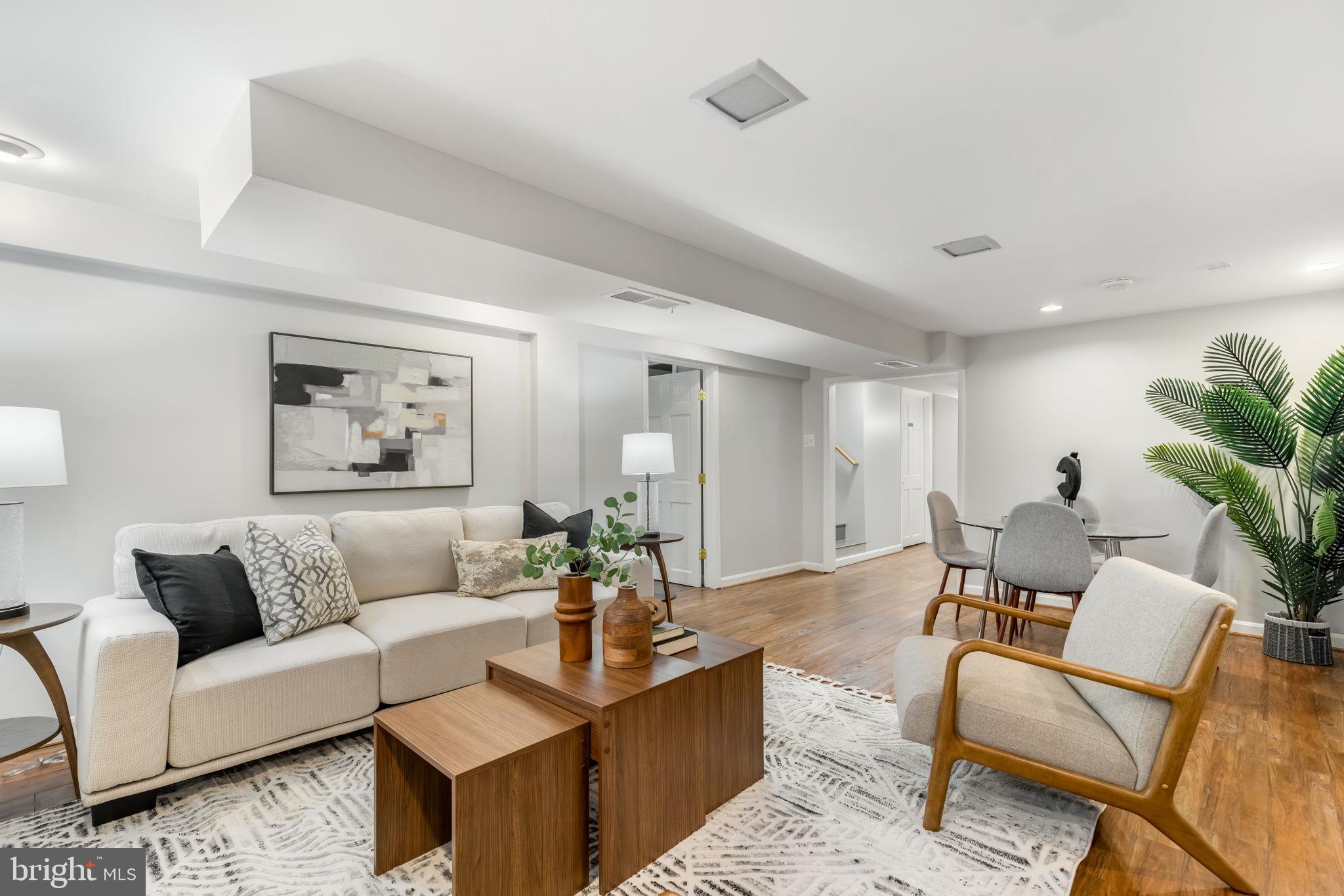 BERKSHIRE OAKWOOD - Residential