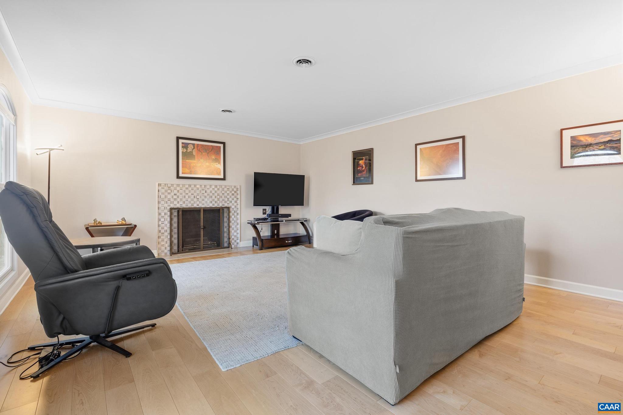 MARSHALL MANOR - Residential