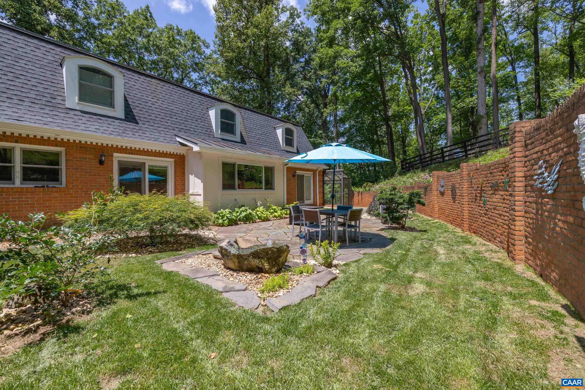 MARSHALL MANOR - Residential