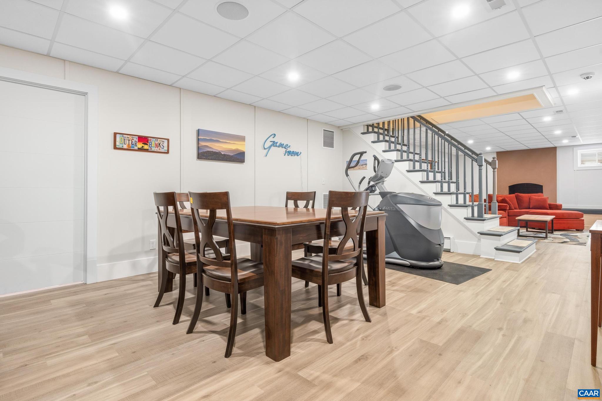 MARSHALL MANOR - Residential