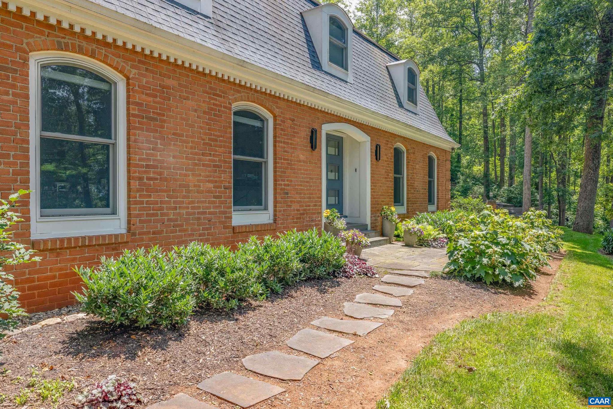 MARSHALL MANOR - Residential