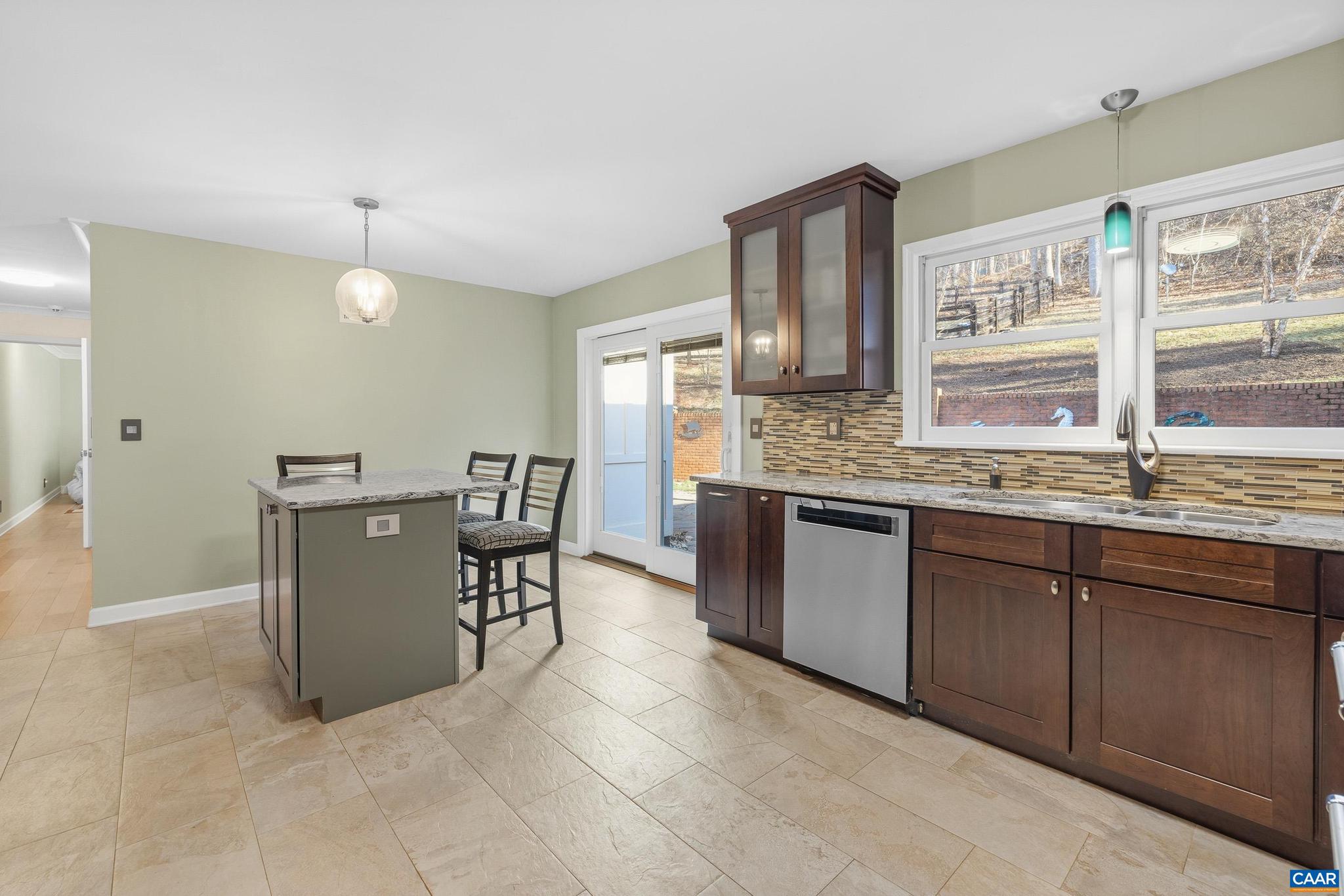 MARSHALL MANOR - Residential