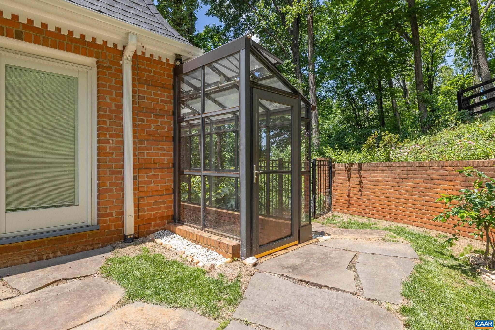 MARSHALL MANOR - Residential