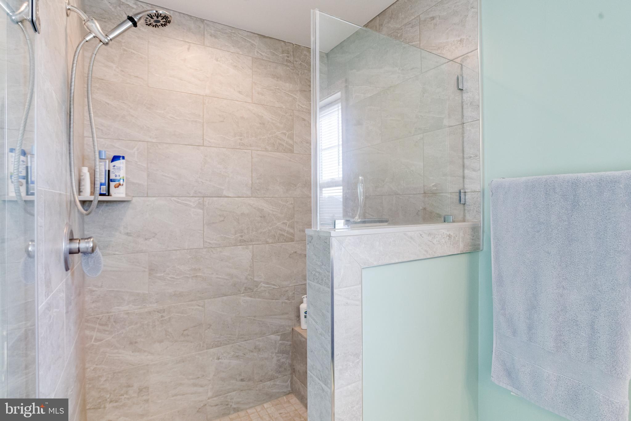 TANYARD COVE NORTH - Residential Lease