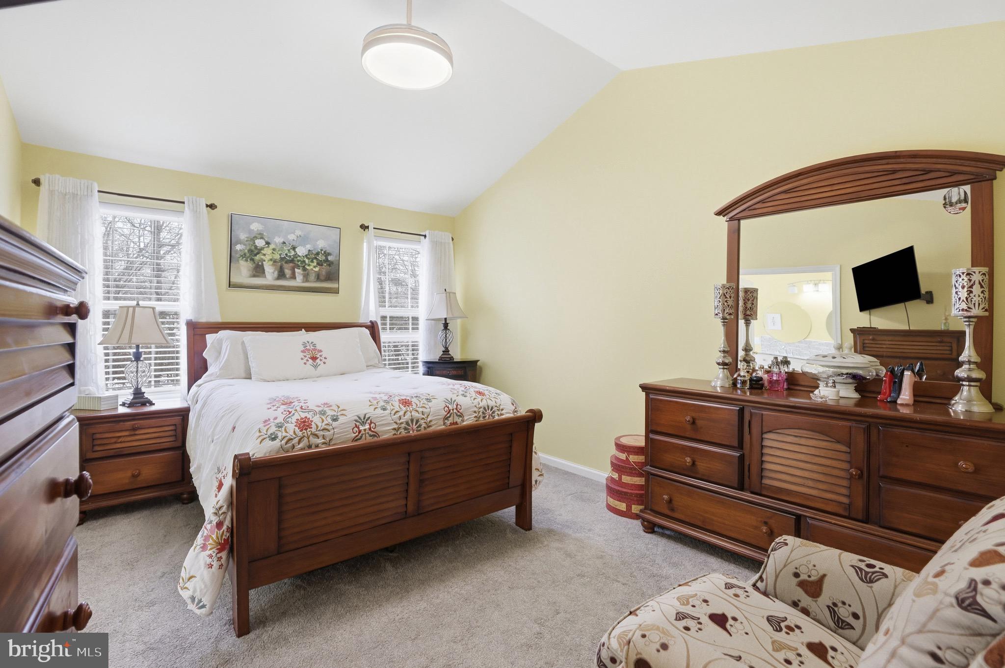 RUSSETT - Residential