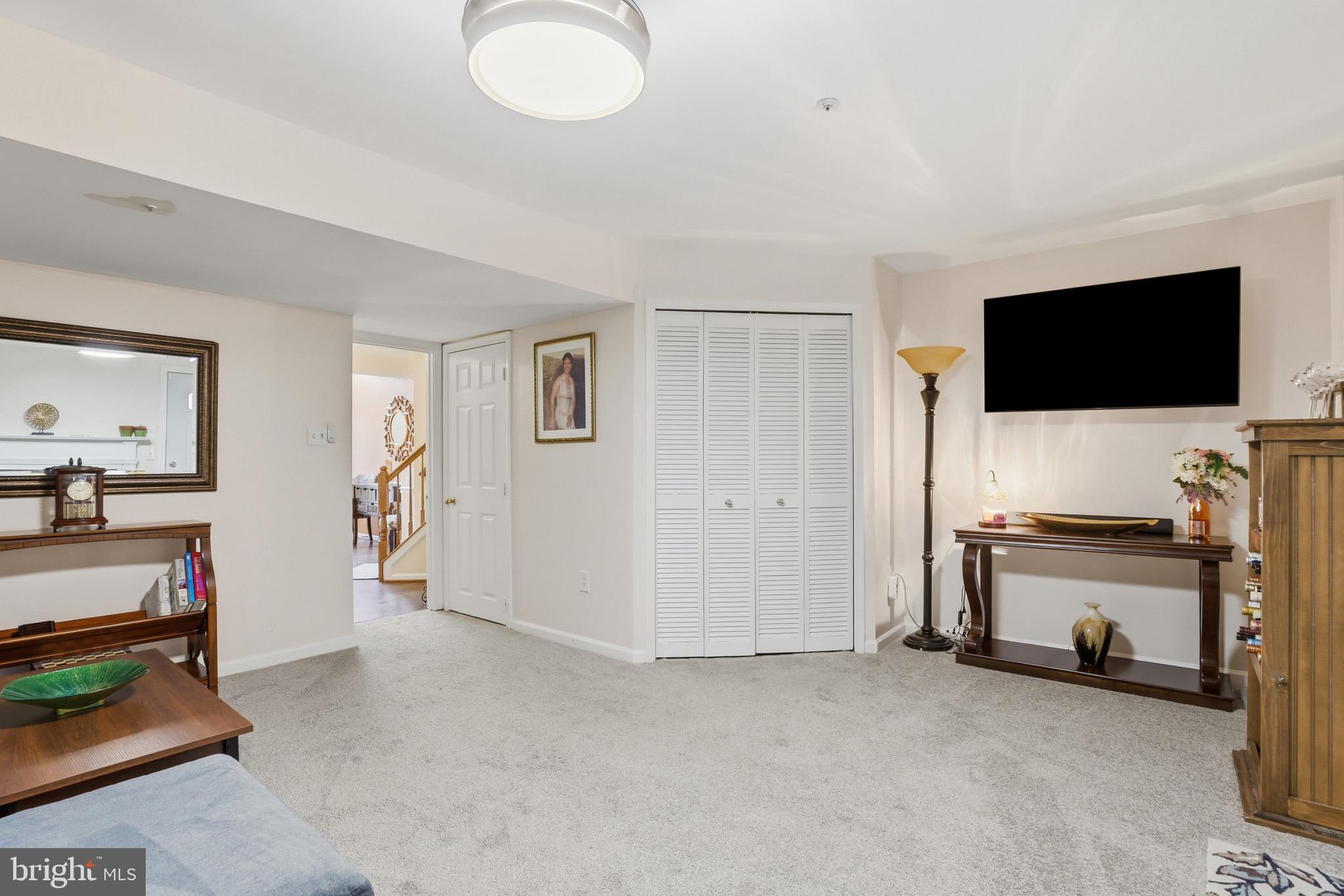 RUSSETT - Residential