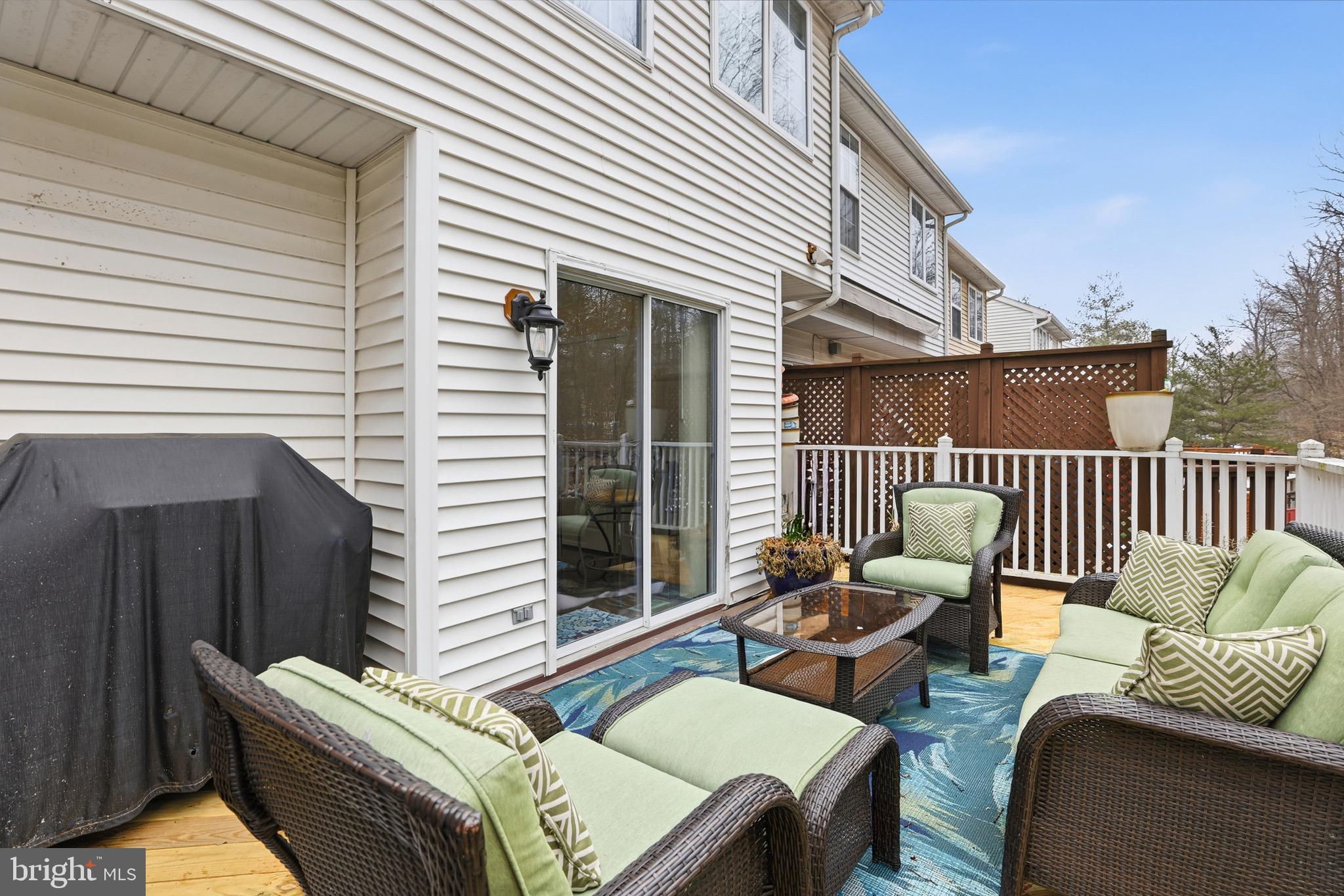 RUSSETT - Residential