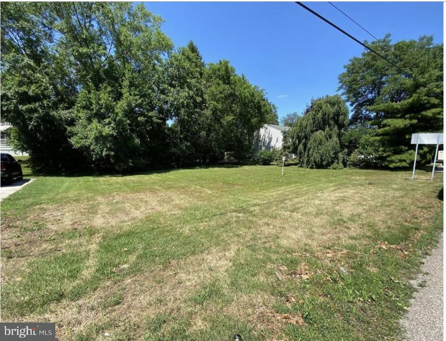 Build the home of your dreams on this beautiful, level, clear piece of land.