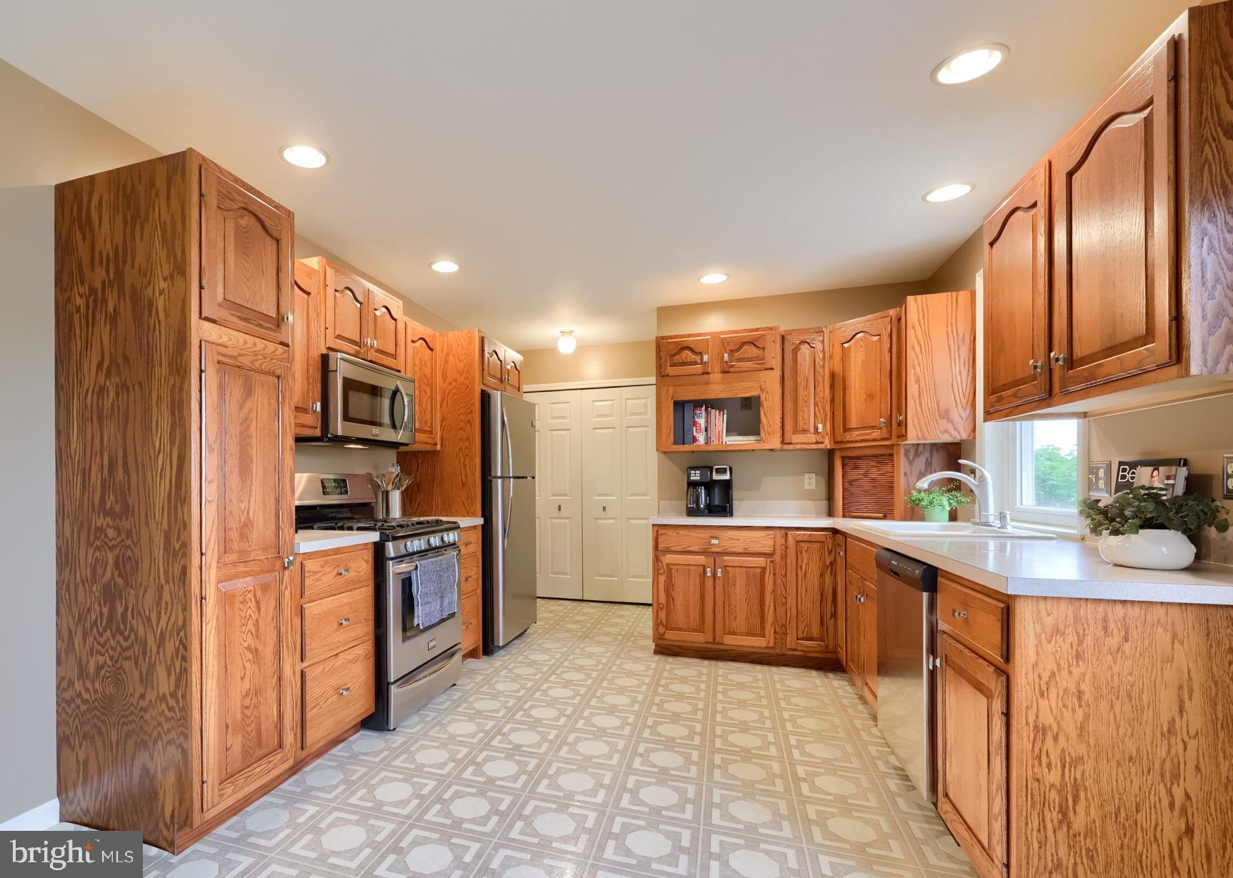 3949 BIRCHWOOD LANE