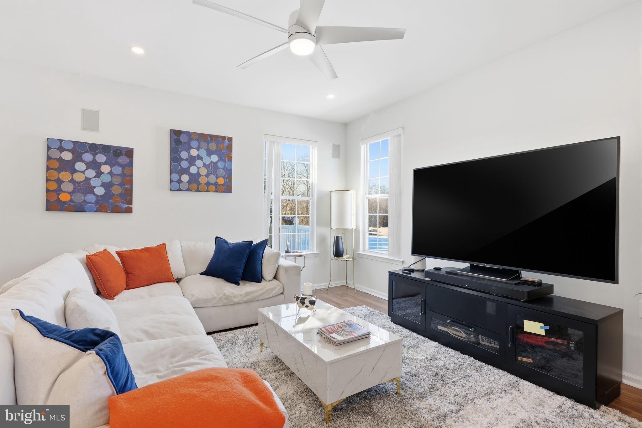 HERITAGE CR ESTS - Residential