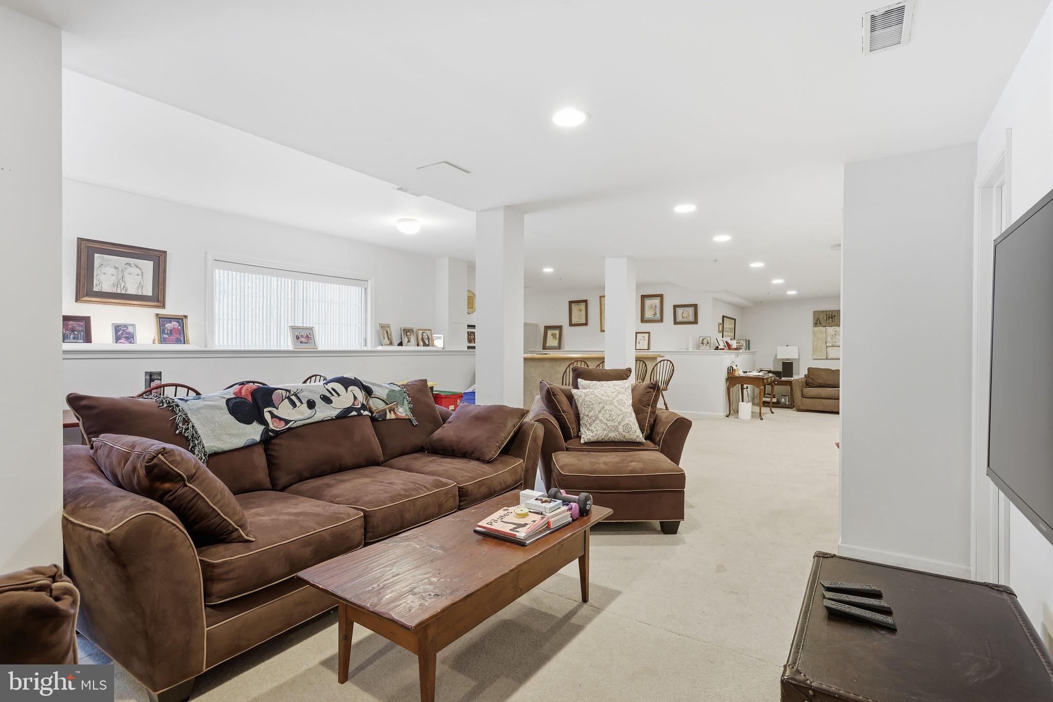 HERITAGE CR ESTS - Residential