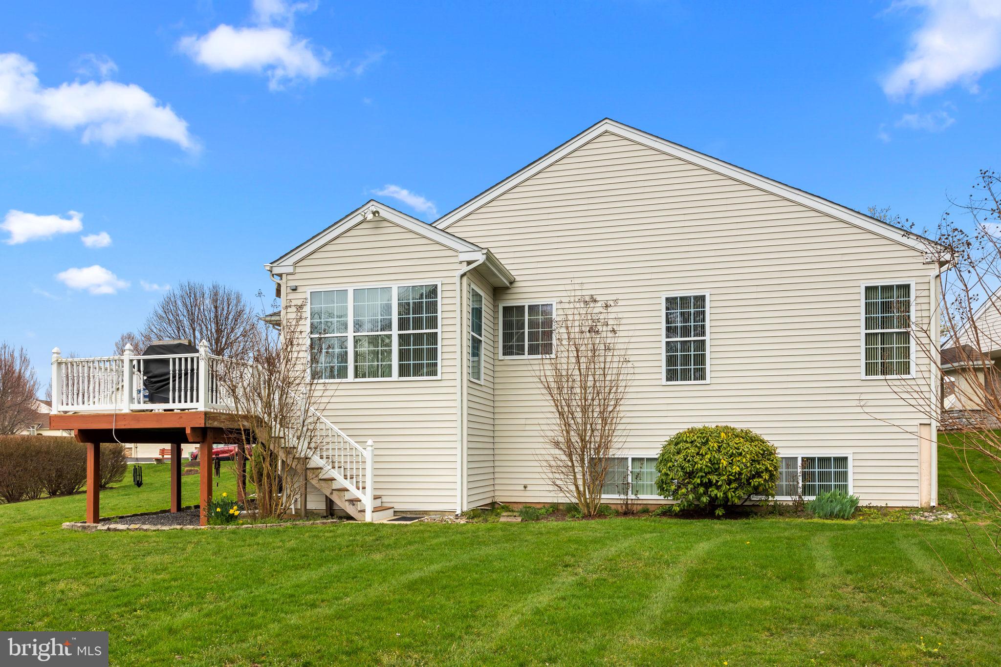 HERITAGE CR ESTS - Residential