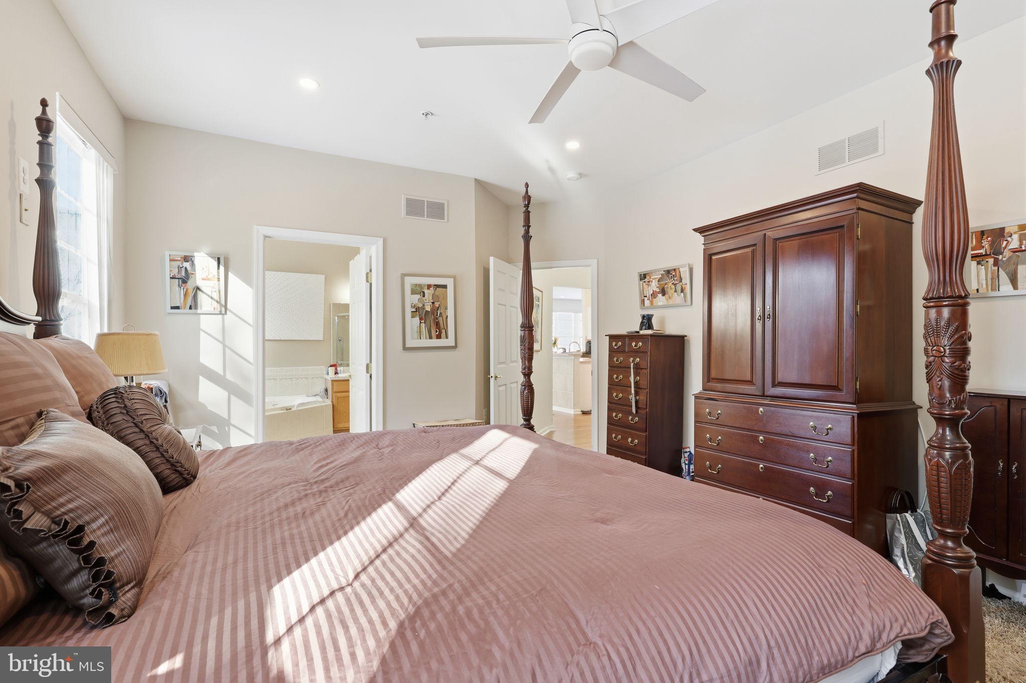 HERITAGE CR ESTS - Residential