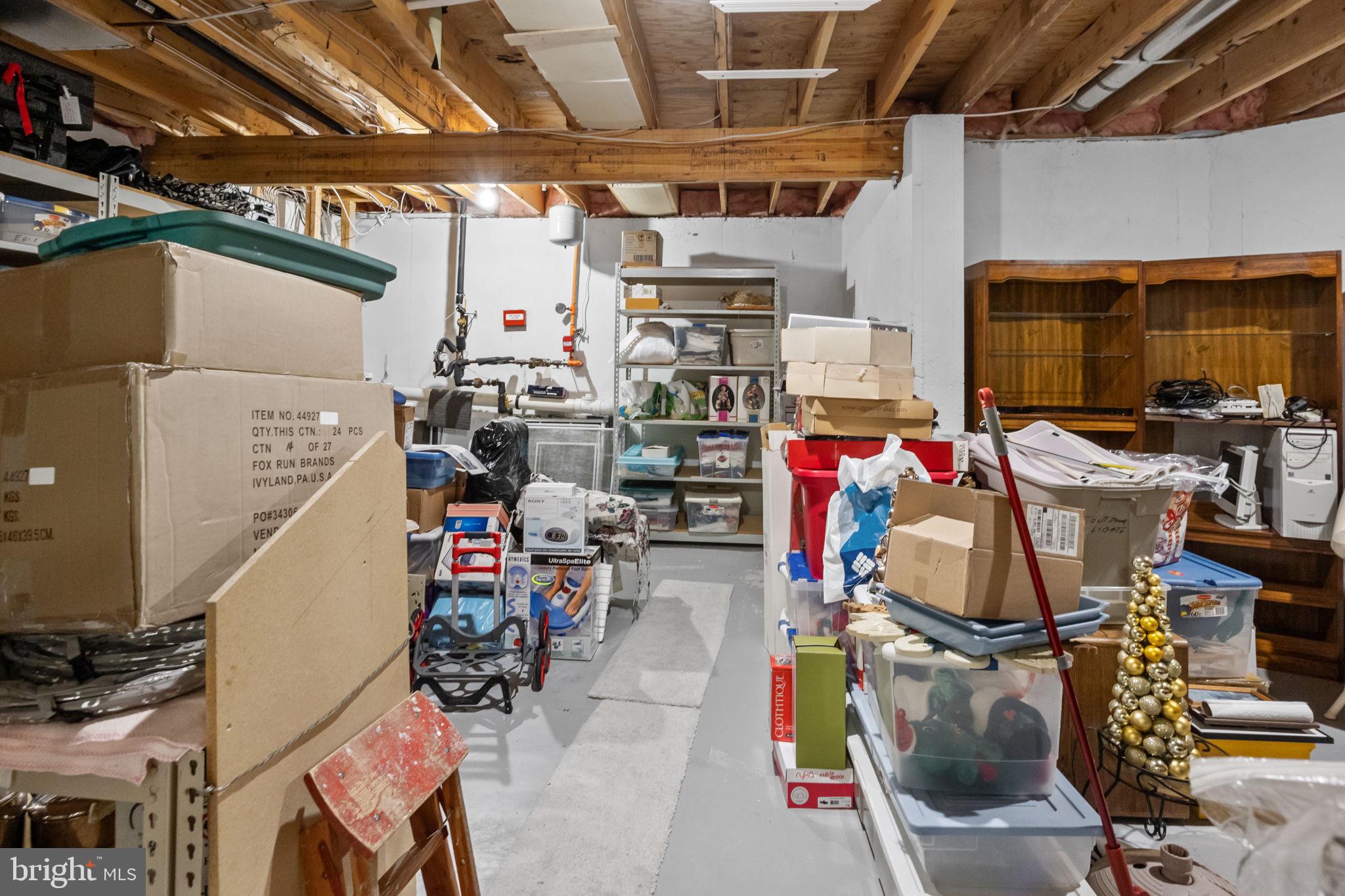 HERITAGE CR ESTS - Residential