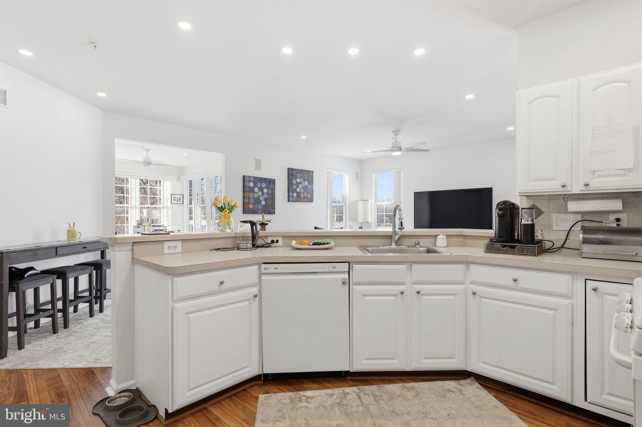 HERITAGE CR ESTS - Residential