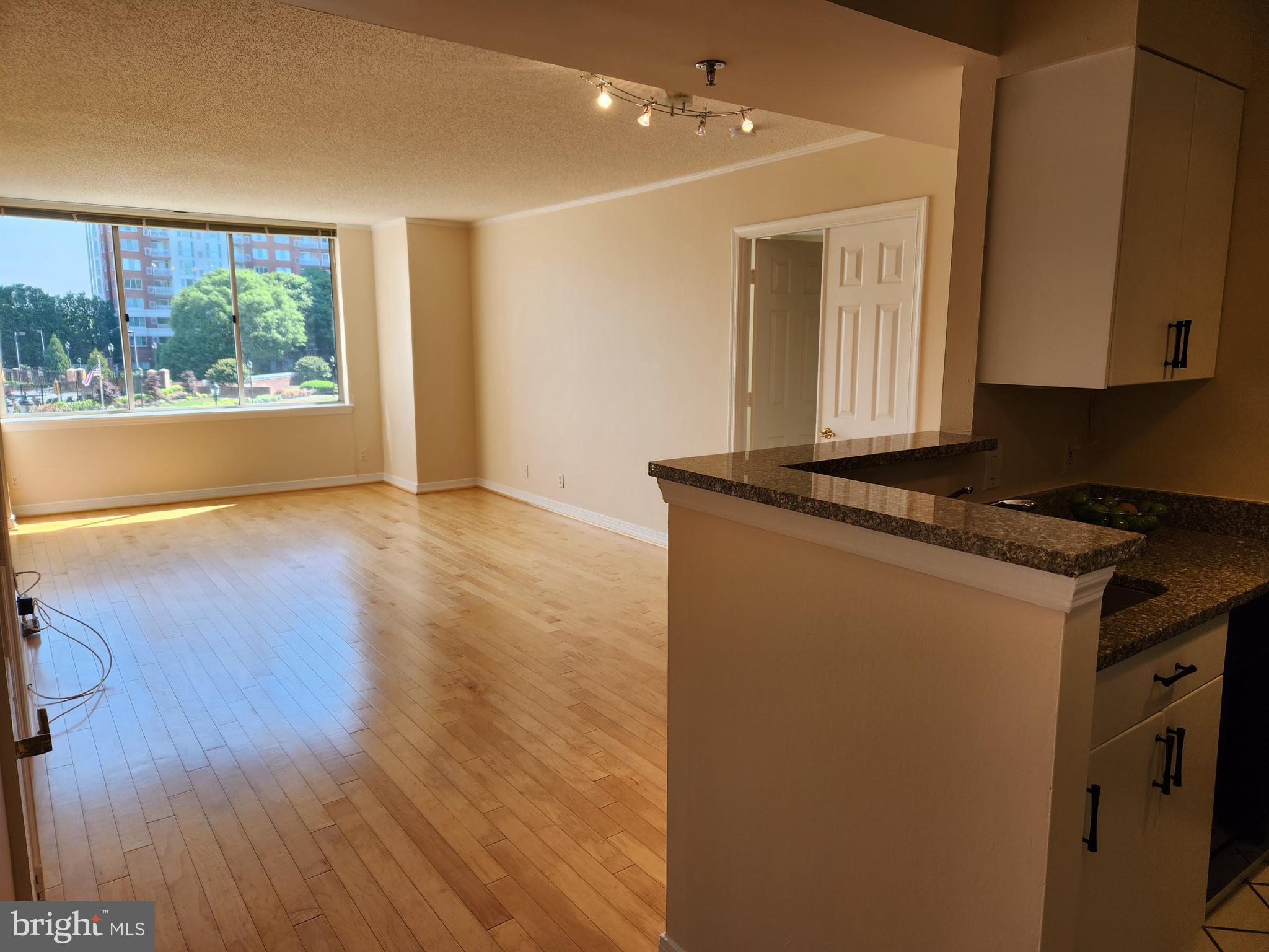 5809 NICHOLSON LANE 304