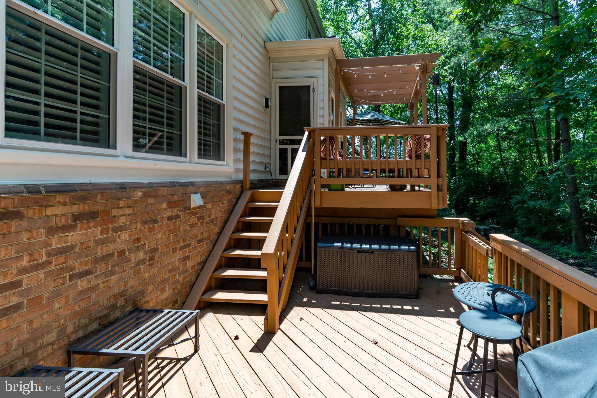 COURTHOUSE OAKS - Residential