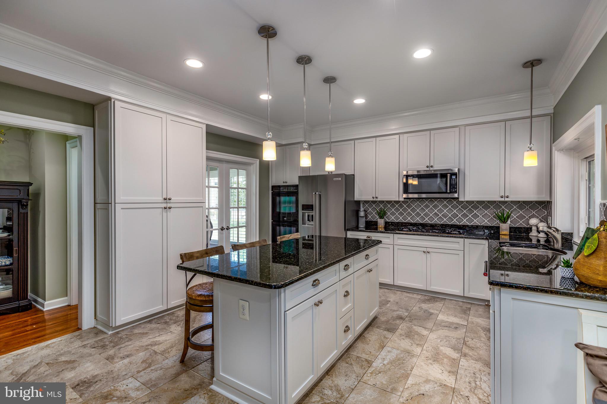 COURTHOUSE OAKS - Residential