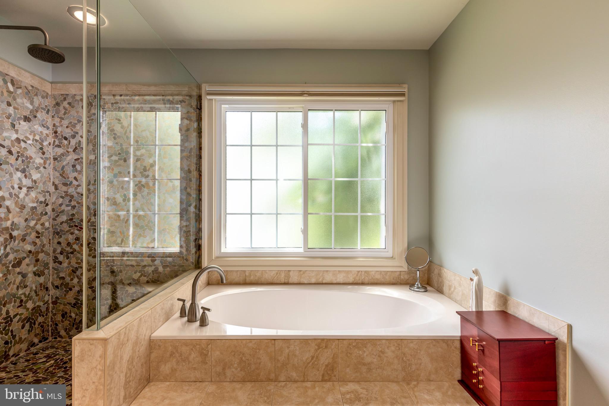 COURTHOUSE OAKS - Residential