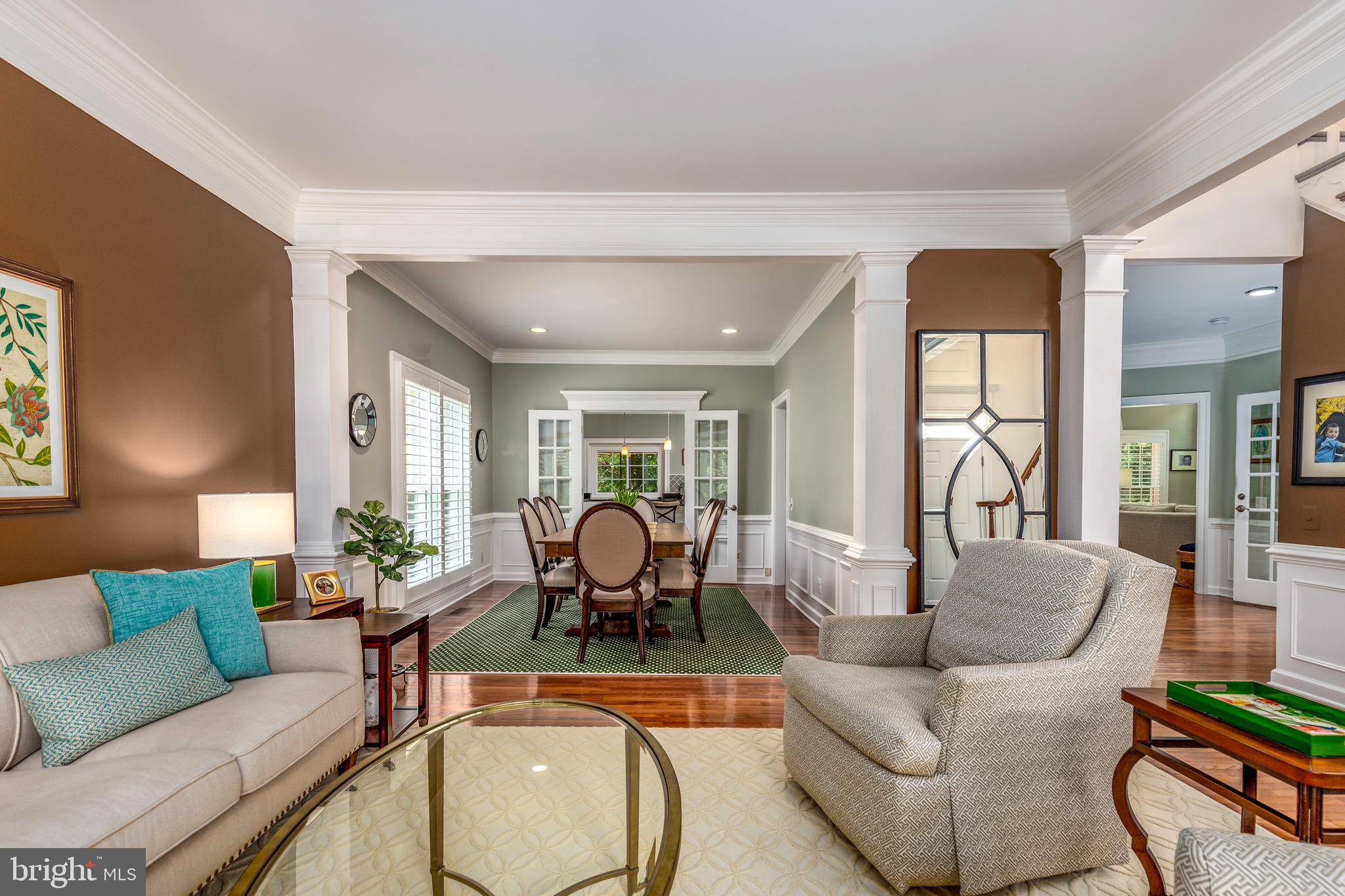 COURTHOUSE OAKS - Residential