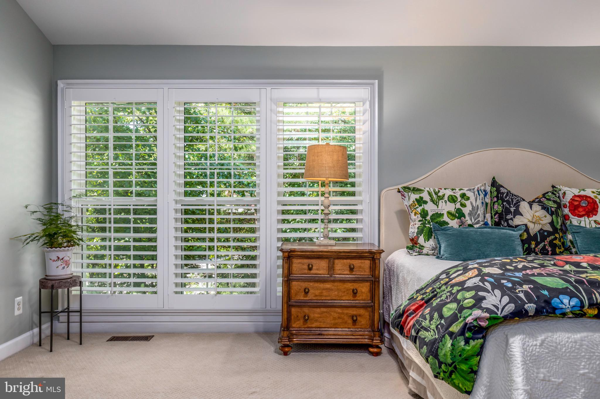 COURTHOUSE OAKS - Residential