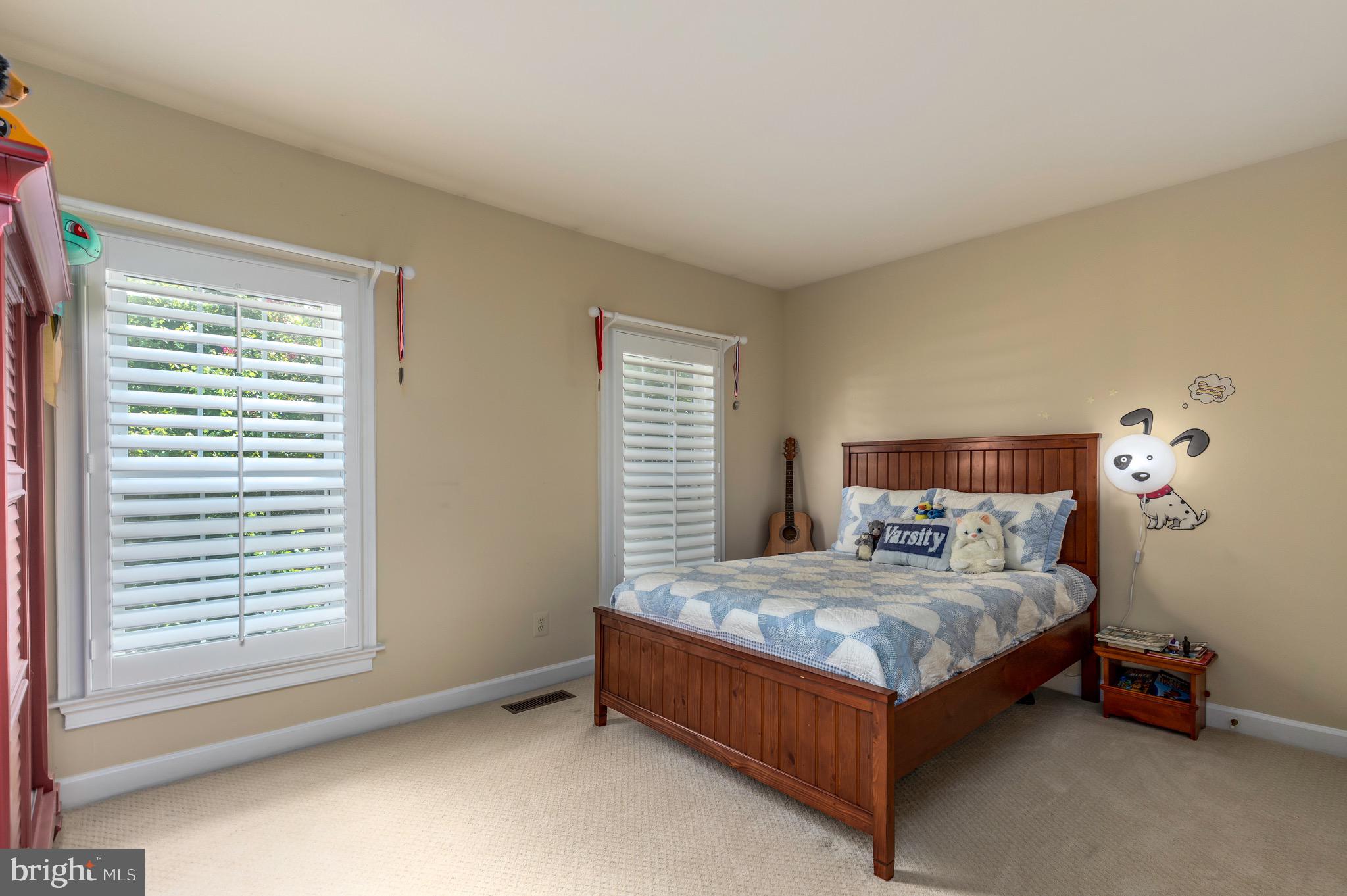 COURTHOUSE OAKS - Residential