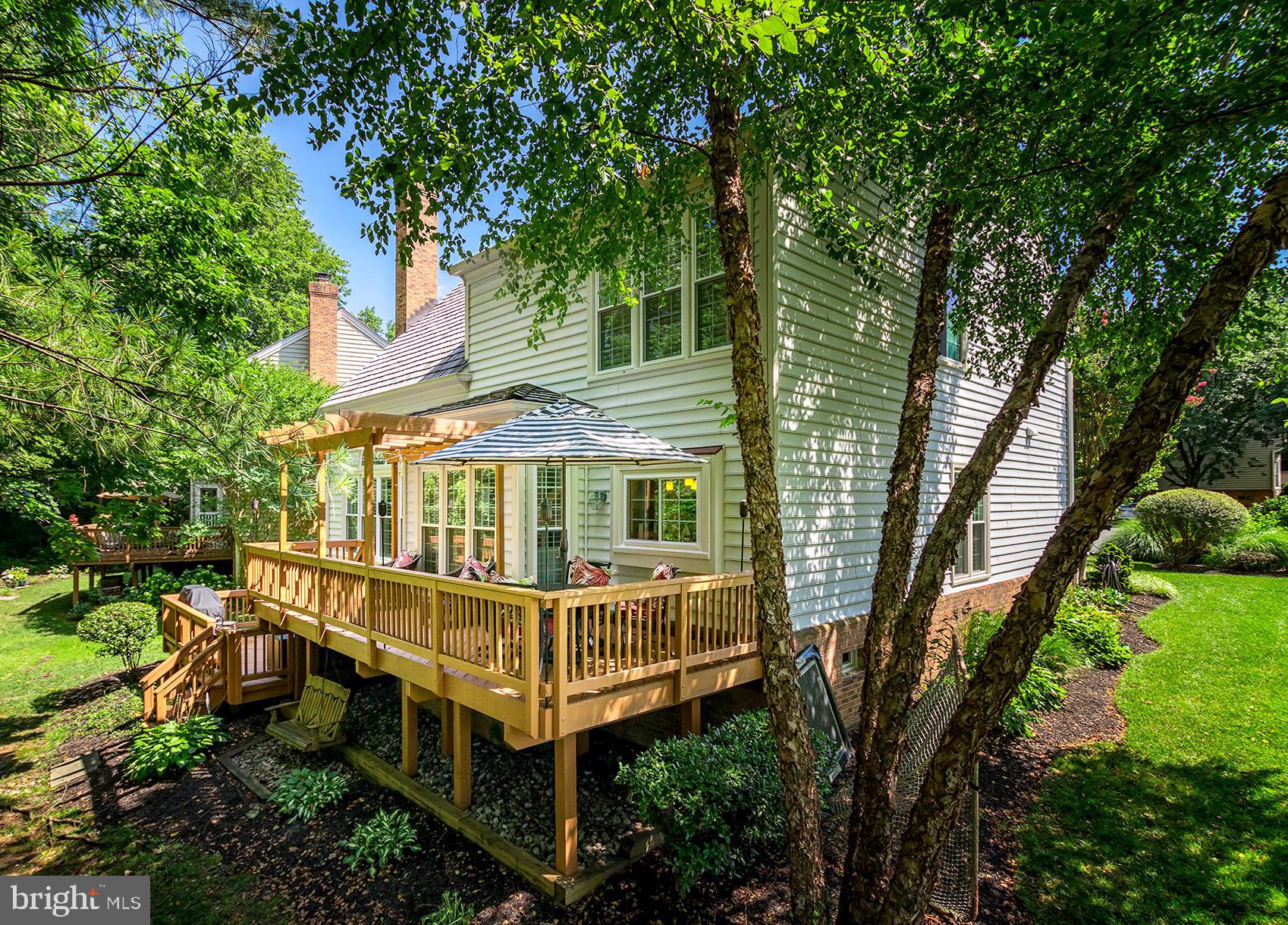 COURTHOUSE OAKS - Residential