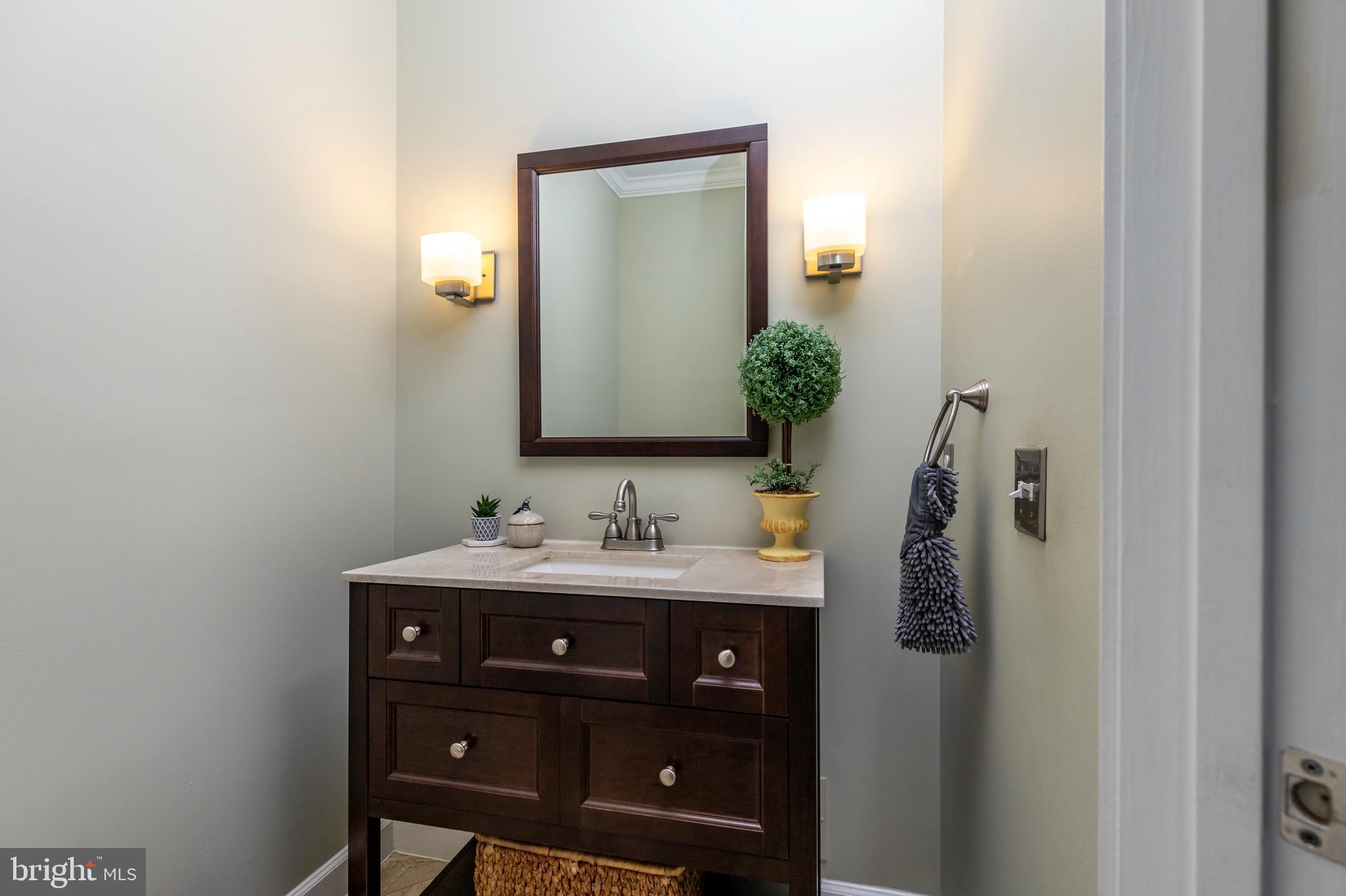 COURTHOUSE OAKS - Residential