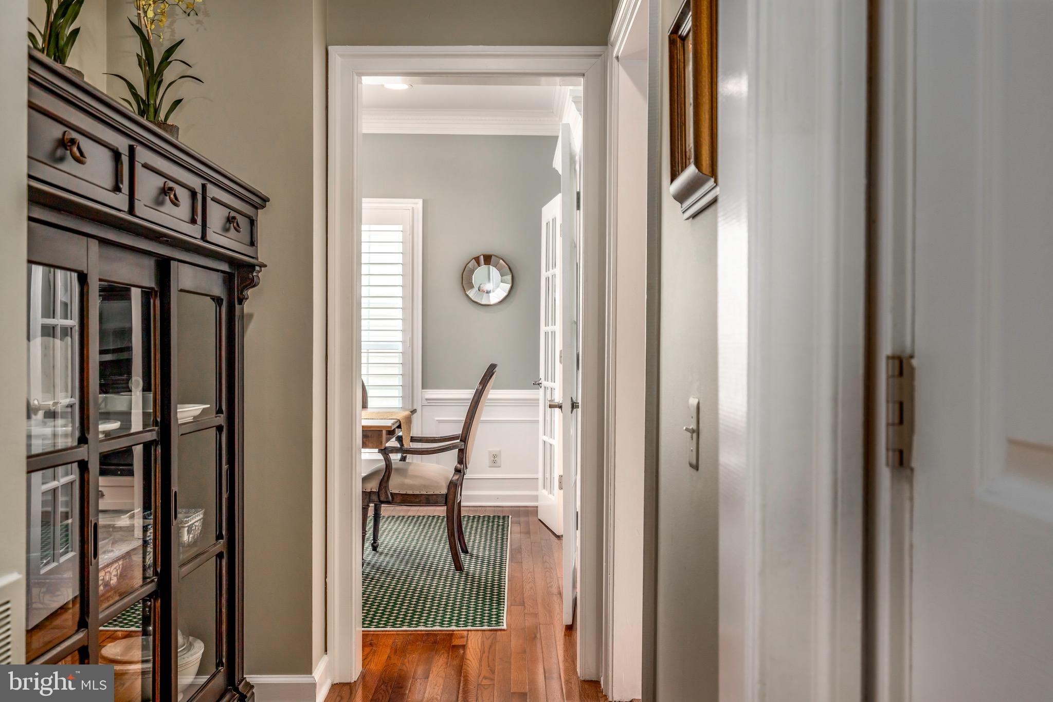 COURTHOUSE OAKS - Residential