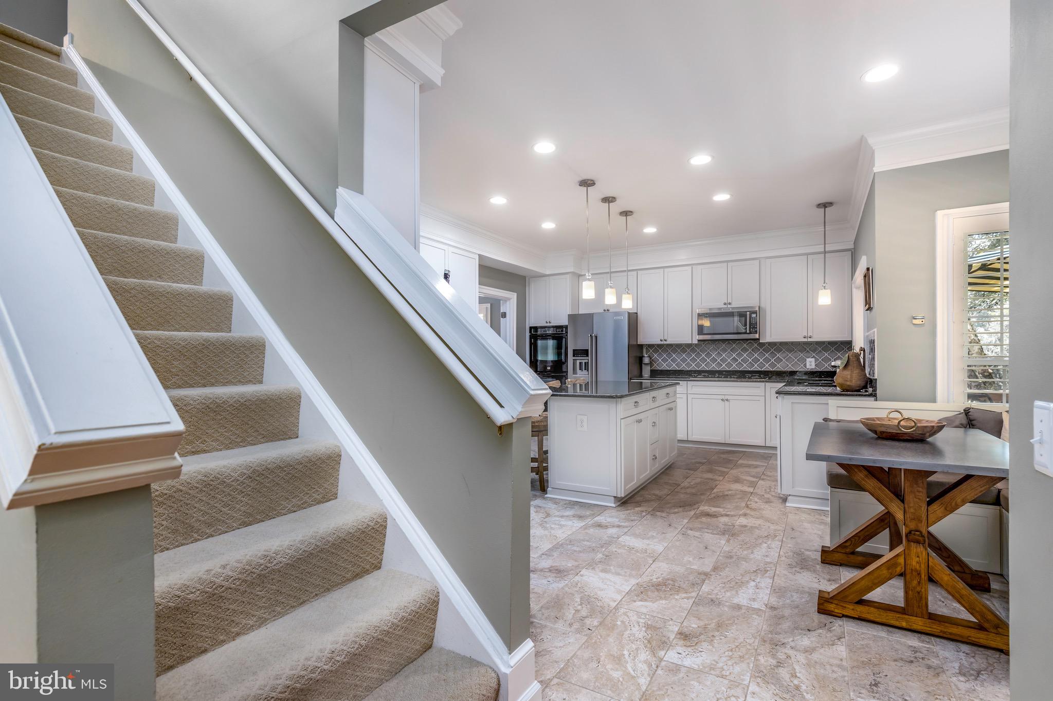 COURTHOUSE OAKS - Residential