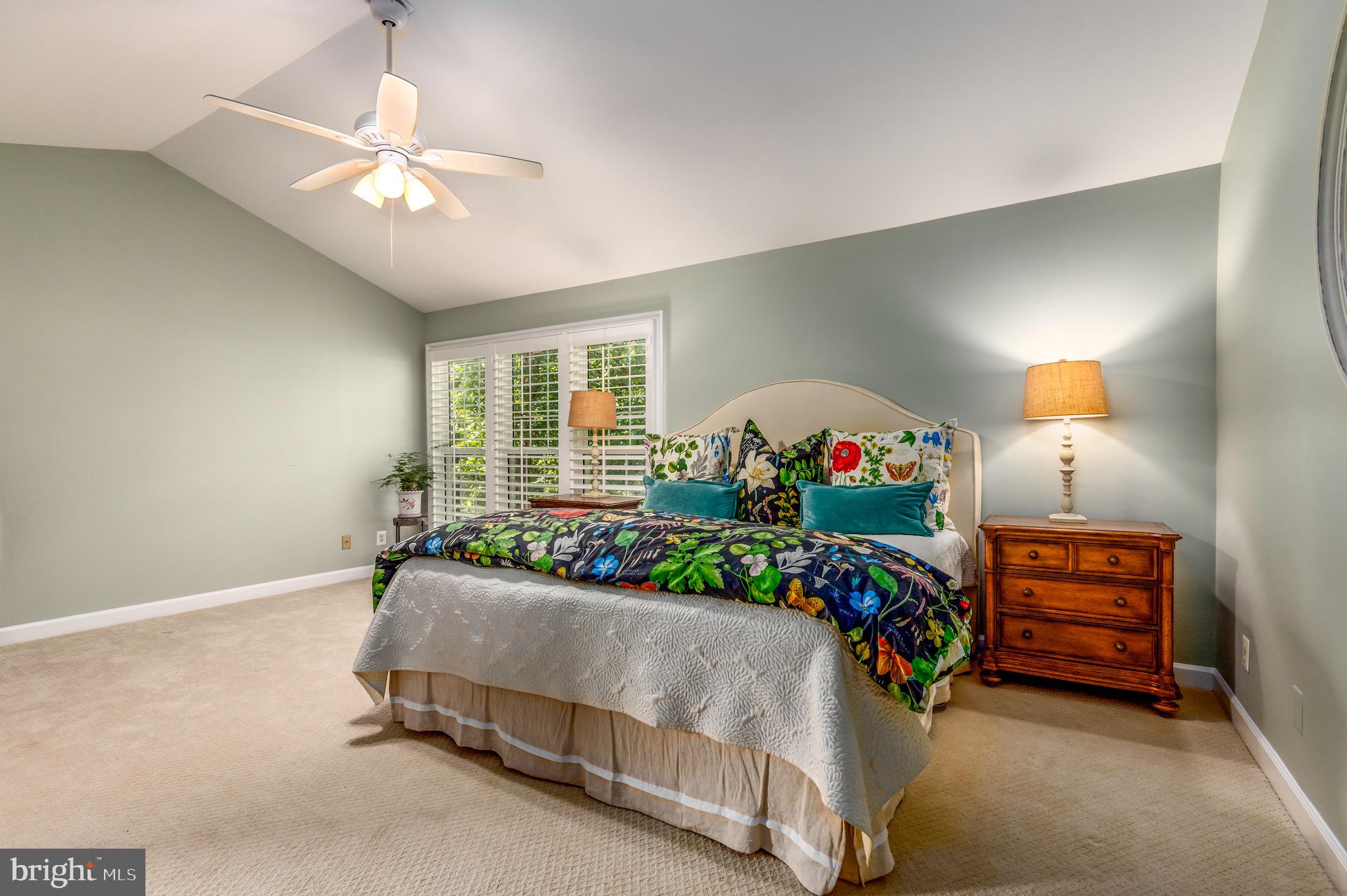 COURTHOUSE OAKS - Residential