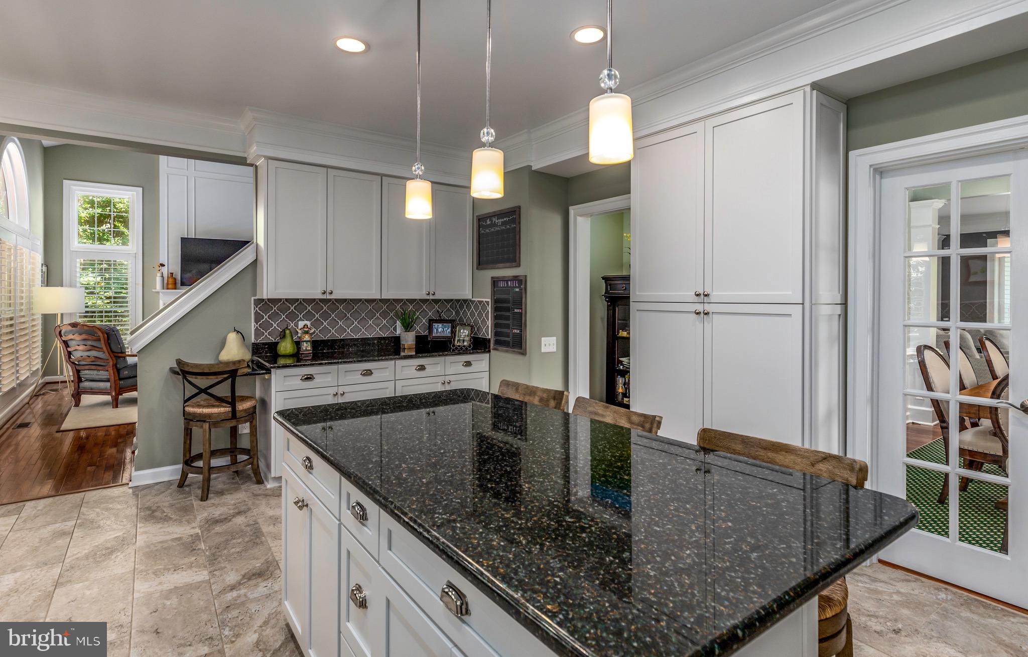 COURTHOUSE OAKS - Residential