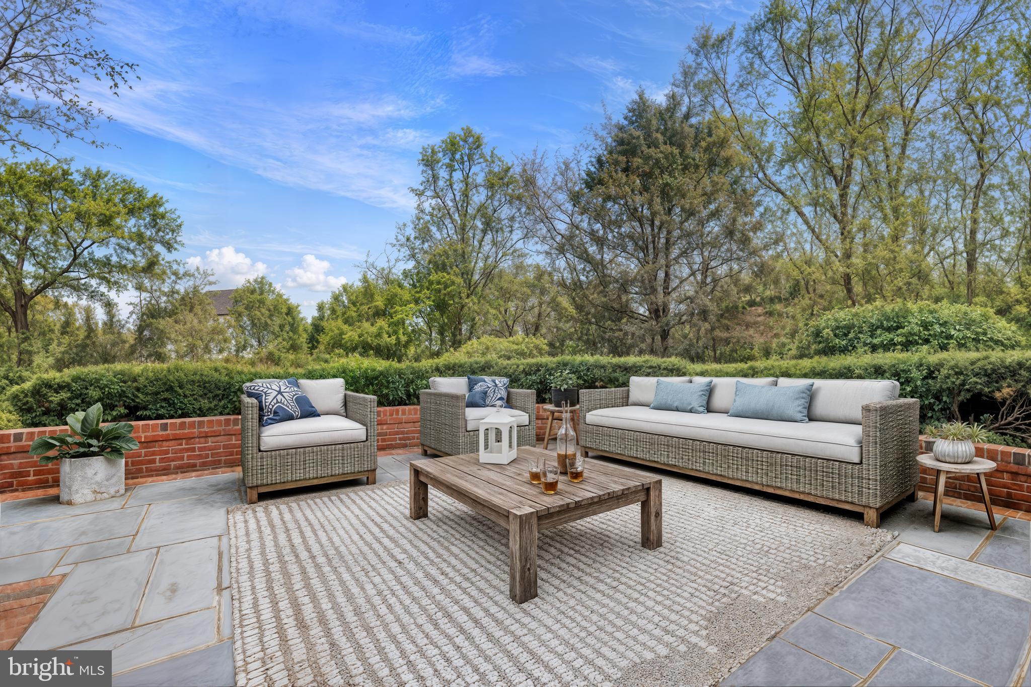 STUART ESTATES - Residential