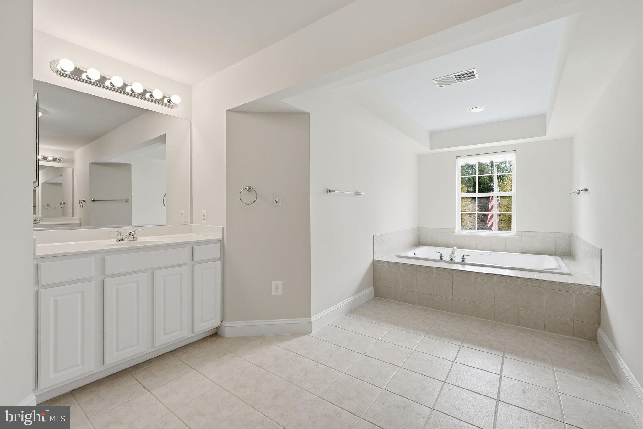 STUART ESTATES - Residential