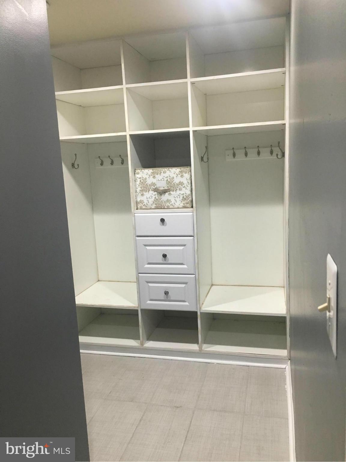 BROWN & HOOFF - Residential