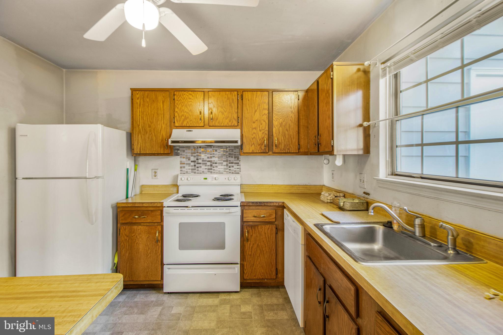 LAKE VILLAGE MANOR - Residential