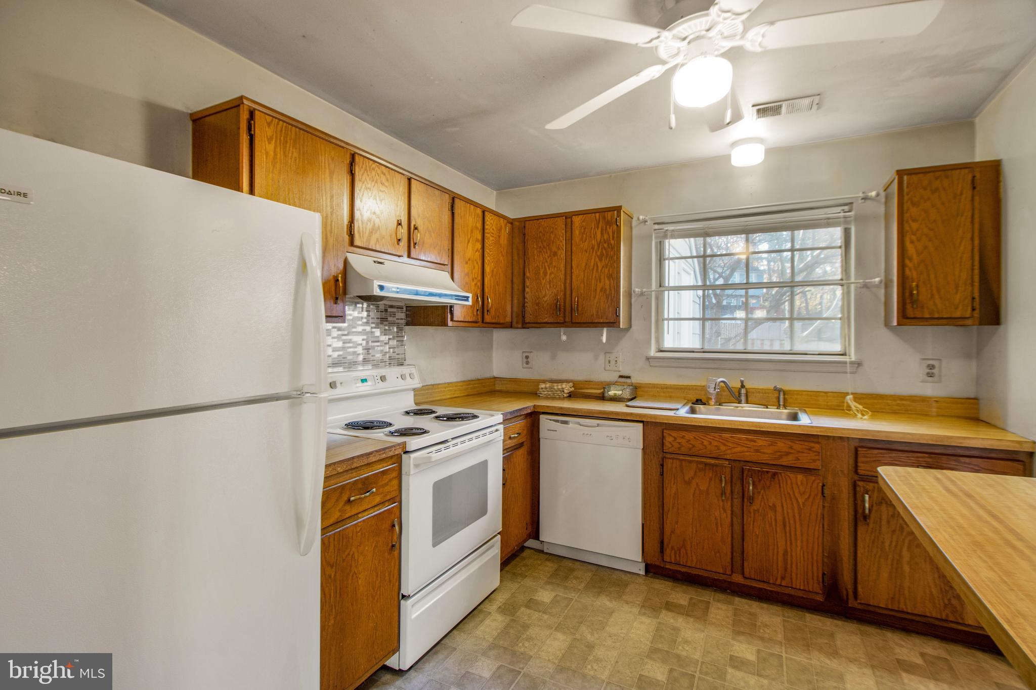 LAKE VILLAGE MANOR - Residential