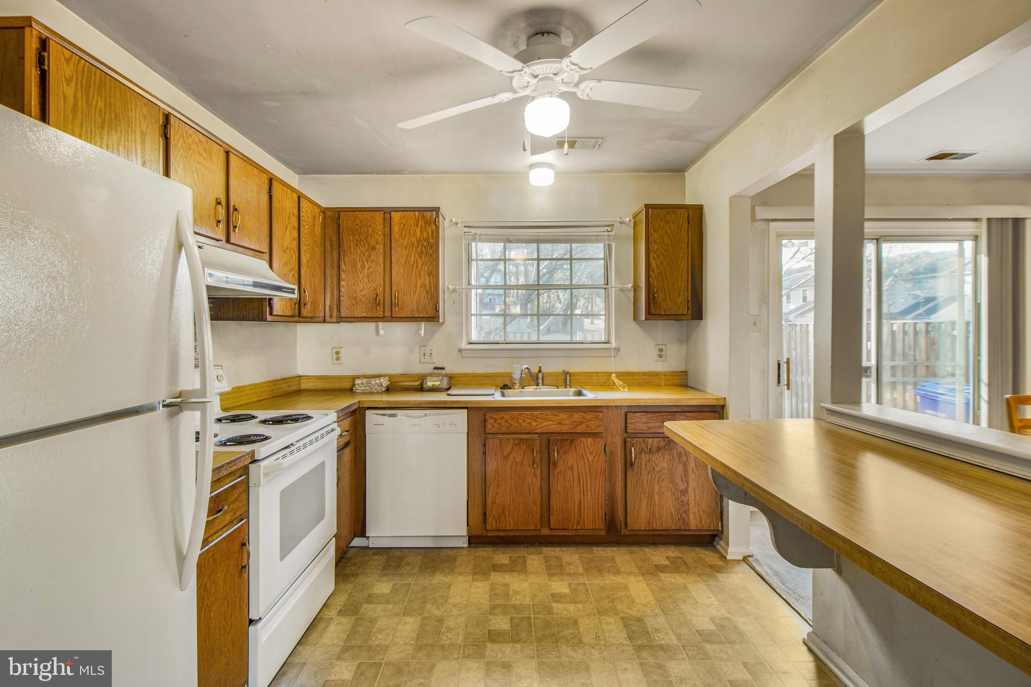 LAKE VILLAGE MANOR - Residential