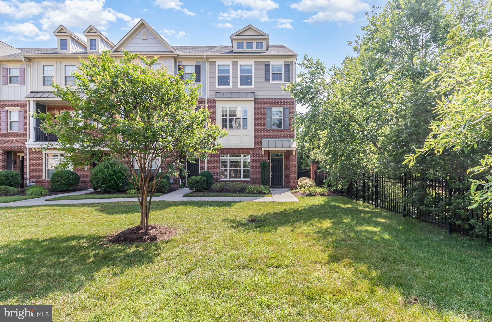 10939 PARKSHIRE LANE