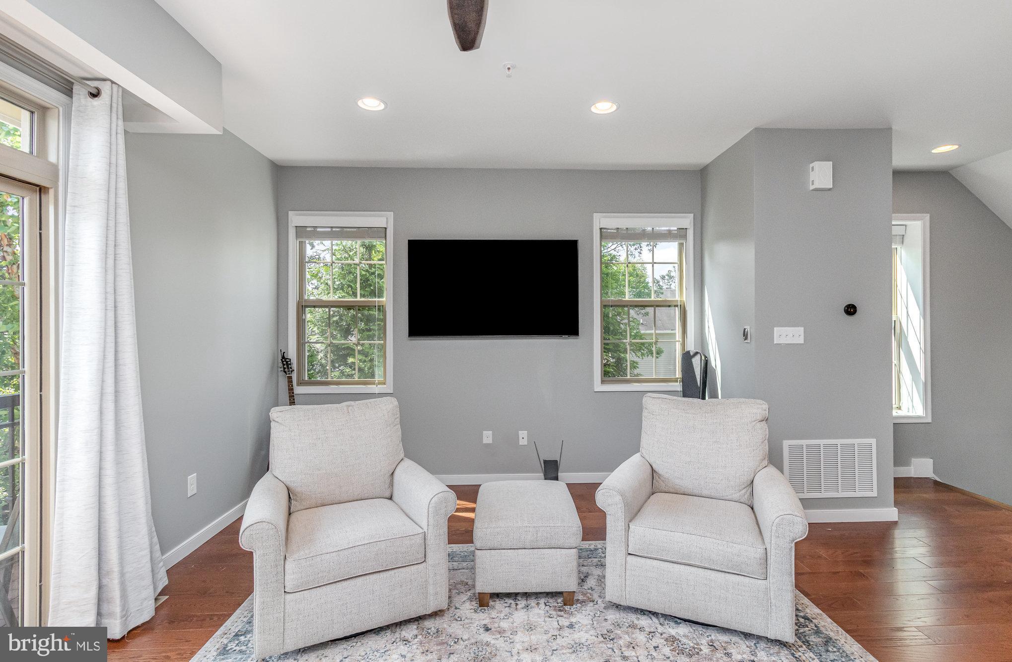10939 PARKSHIRE LANE