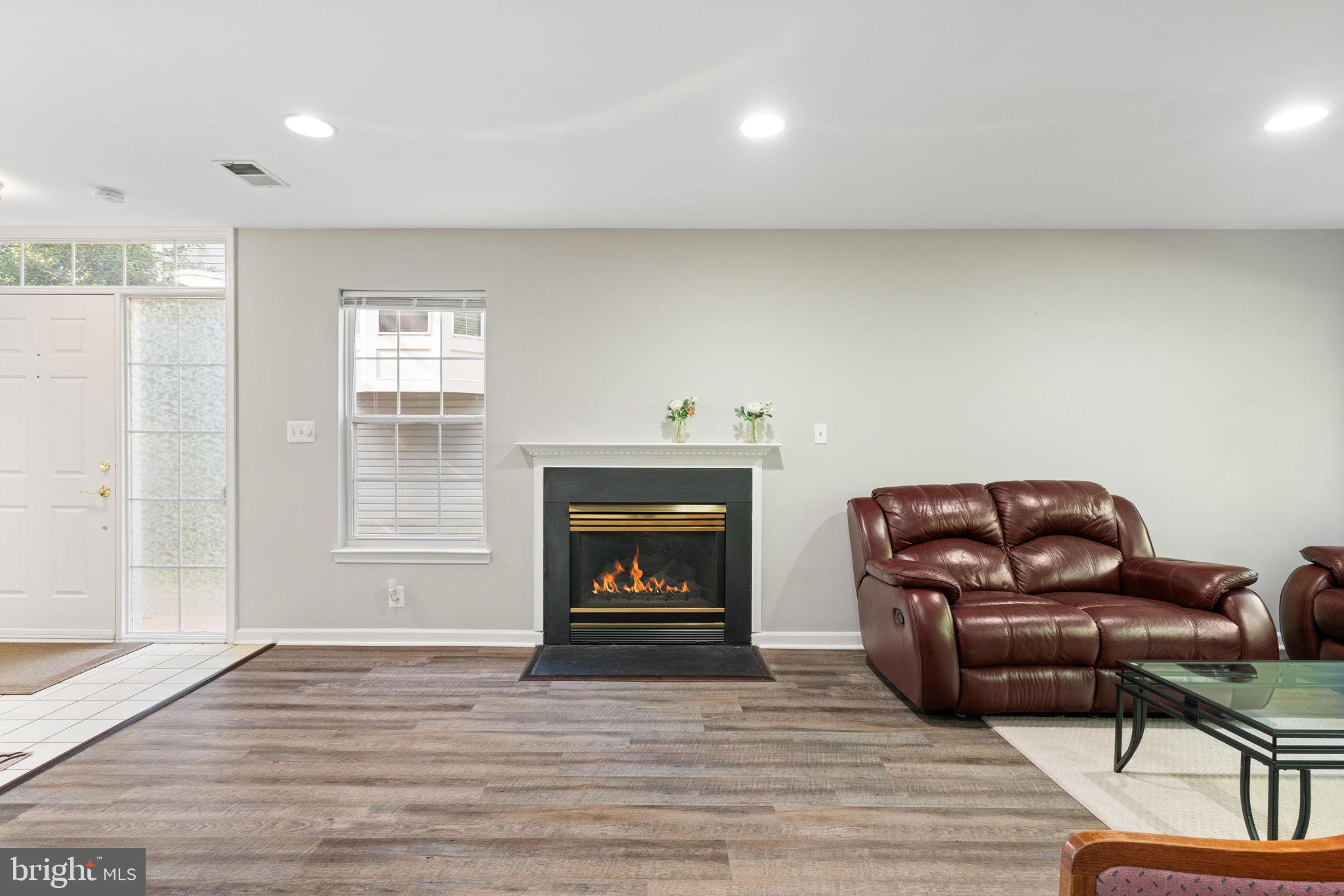 BROADLANDS - Residential