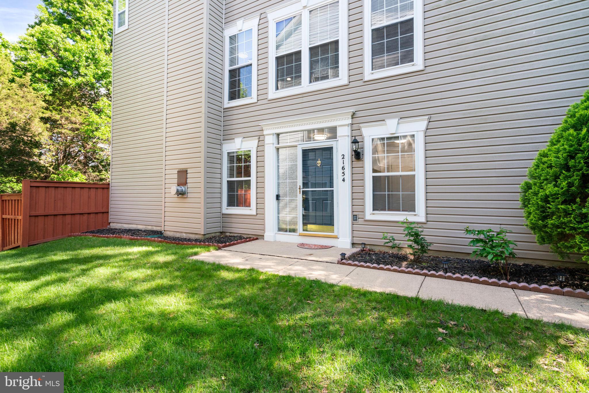 BROADLANDS - Residential