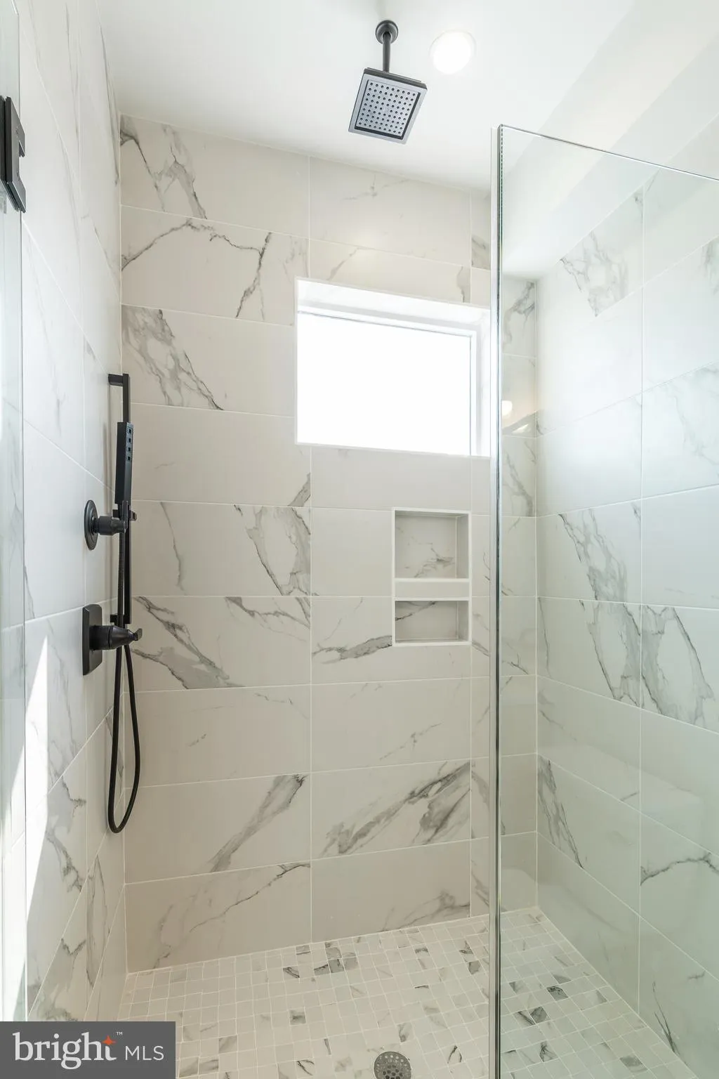 Philadelphia, Pennsylvania 19148, United States, 4 Bedrooms Bedrooms, ,3 BathroomsBathrooms,Residential,Pending,128802