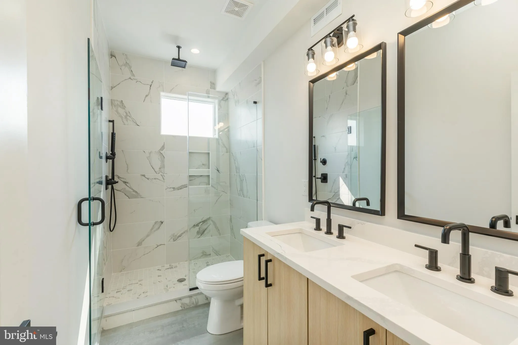 Philadelphia, Pennsylvania 19148, United States, 4 Bedrooms Bedrooms, ,3 BathroomsBathrooms,Residential,Pending,128802