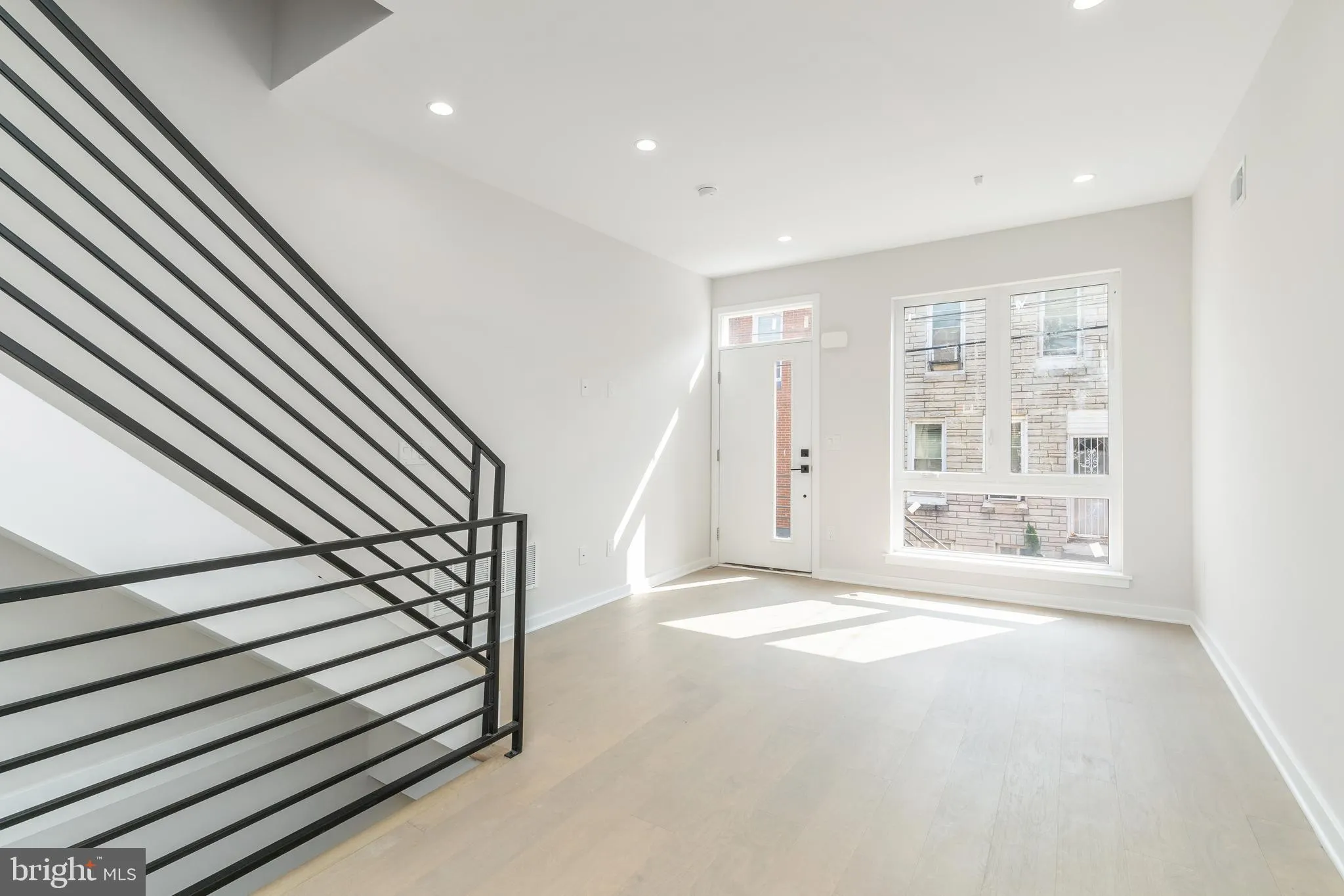 Philadelphia, Pennsylvania 19148, United States, 4 Bedrooms Bedrooms, ,3 BathroomsBathrooms,Residential,Pending,128802