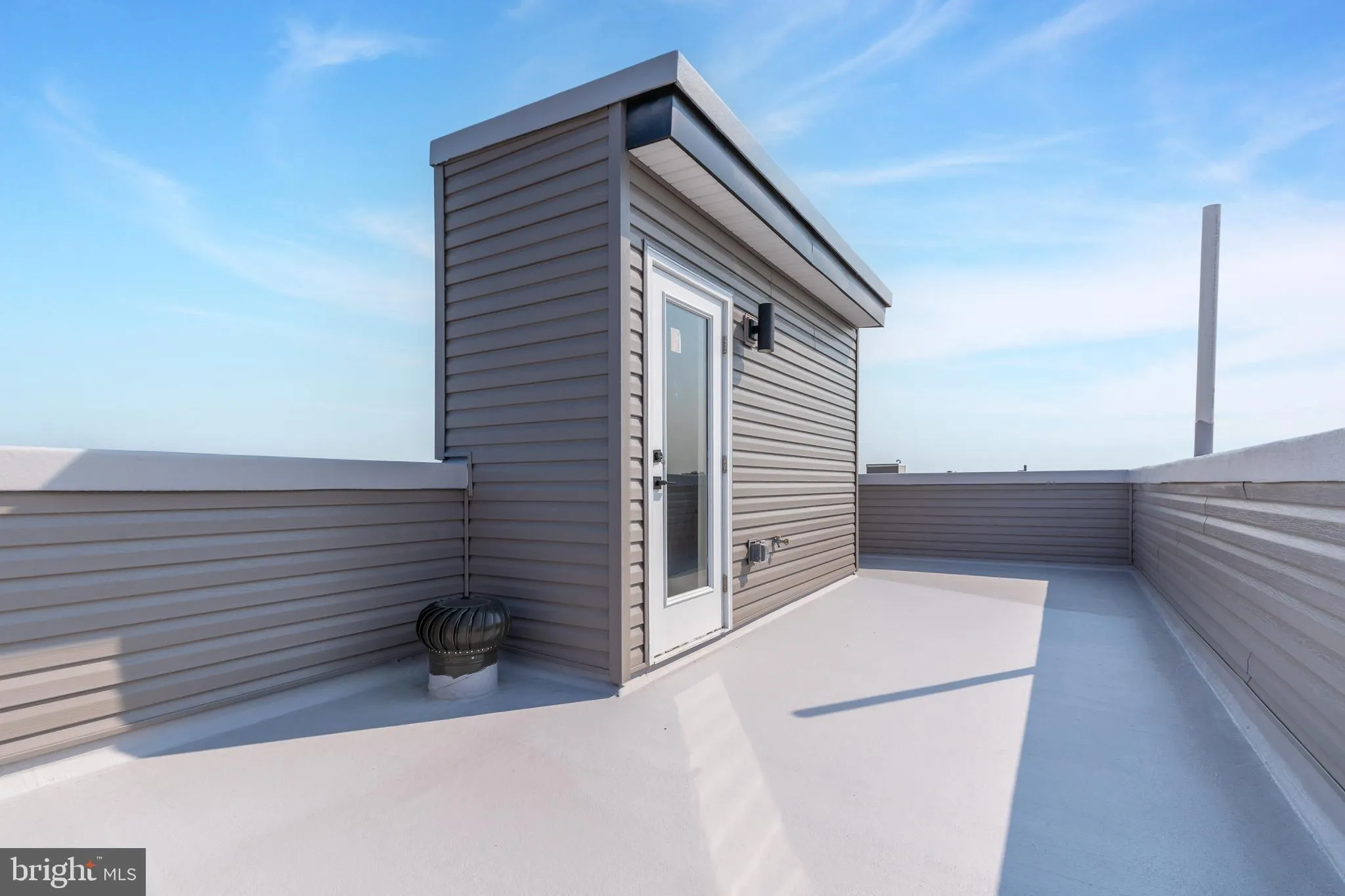 Philadelphia, Pennsylvania 19148, United States, 4 Bedrooms Bedrooms, ,3 BathroomsBathrooms,Residential,Pending,128802